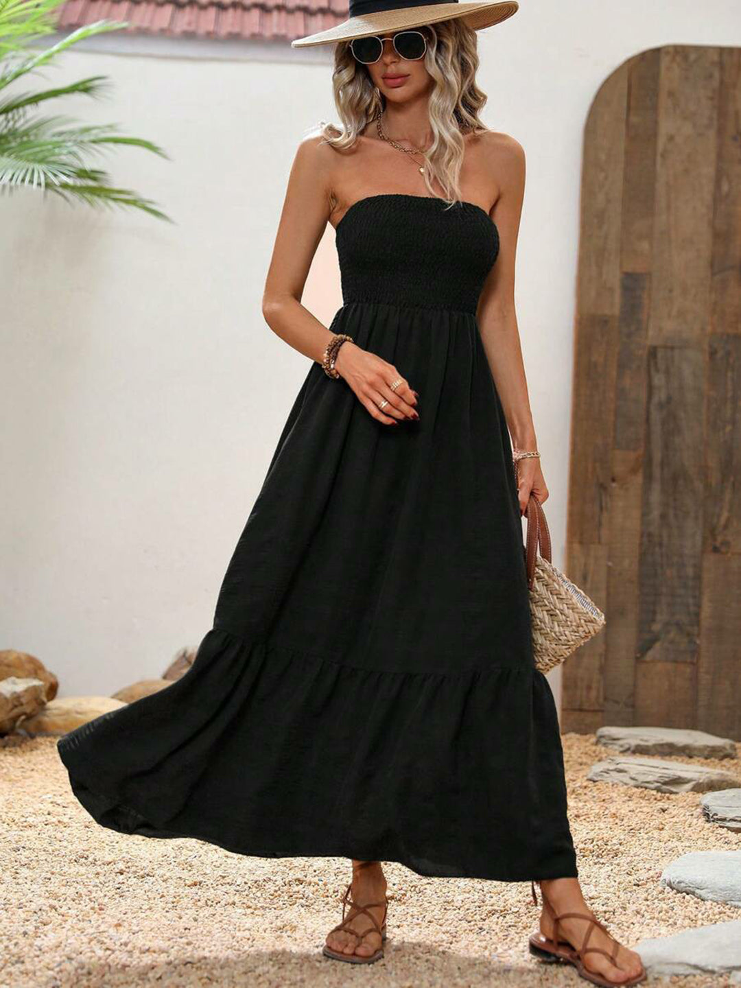 Berrylush Women Black Solid Strapless Smocked A-Line Maxi Dress