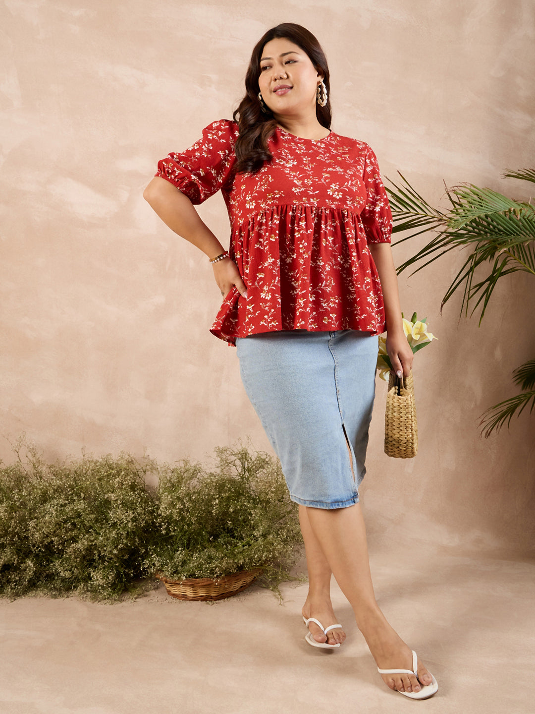 Women Red White Floral Printed Round Neck Back Keyhole Pleated