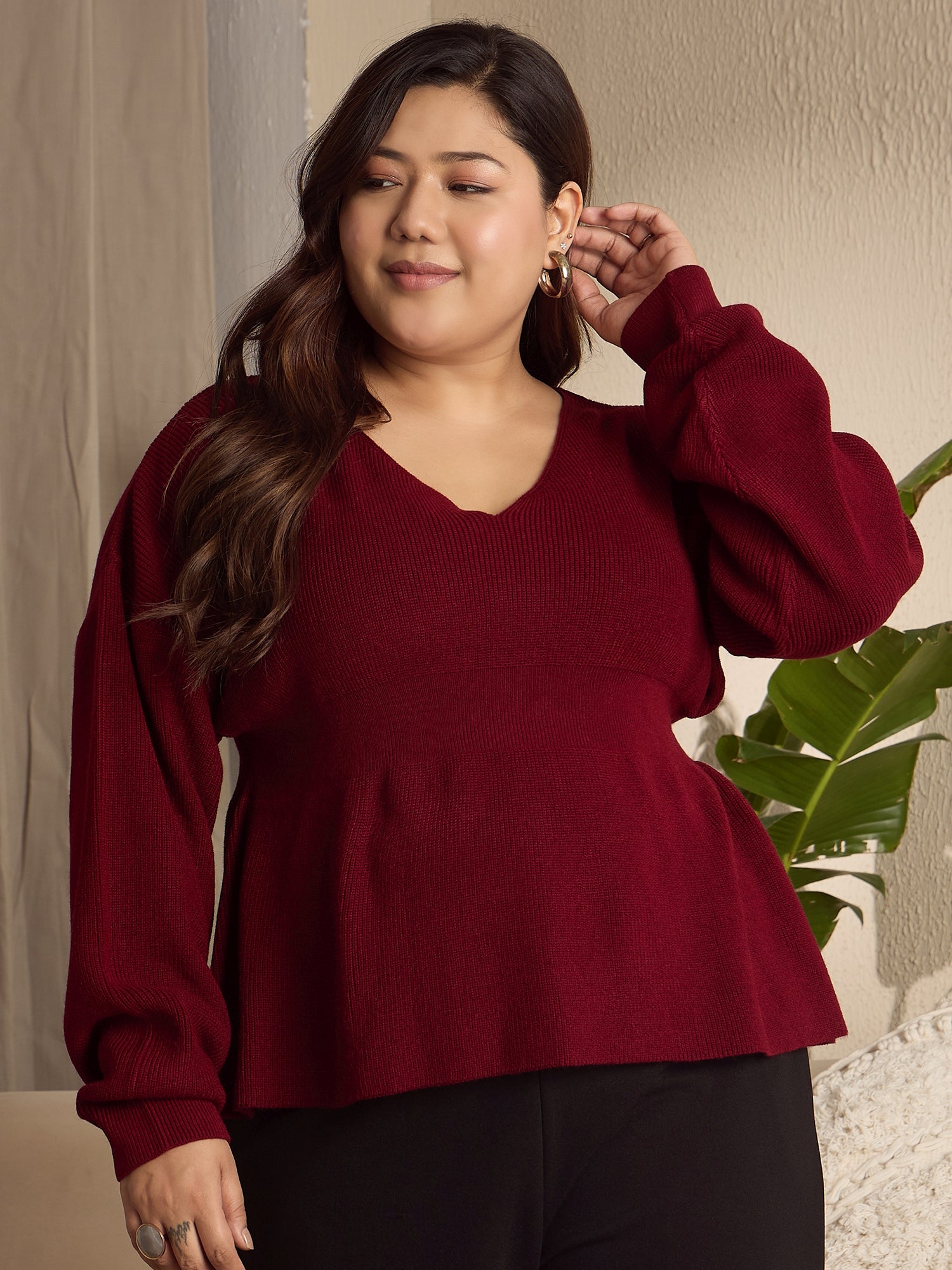 Women Solid Maroon V-Neck Drop-Shoulder Sleeves Acrylic Curved Hem 