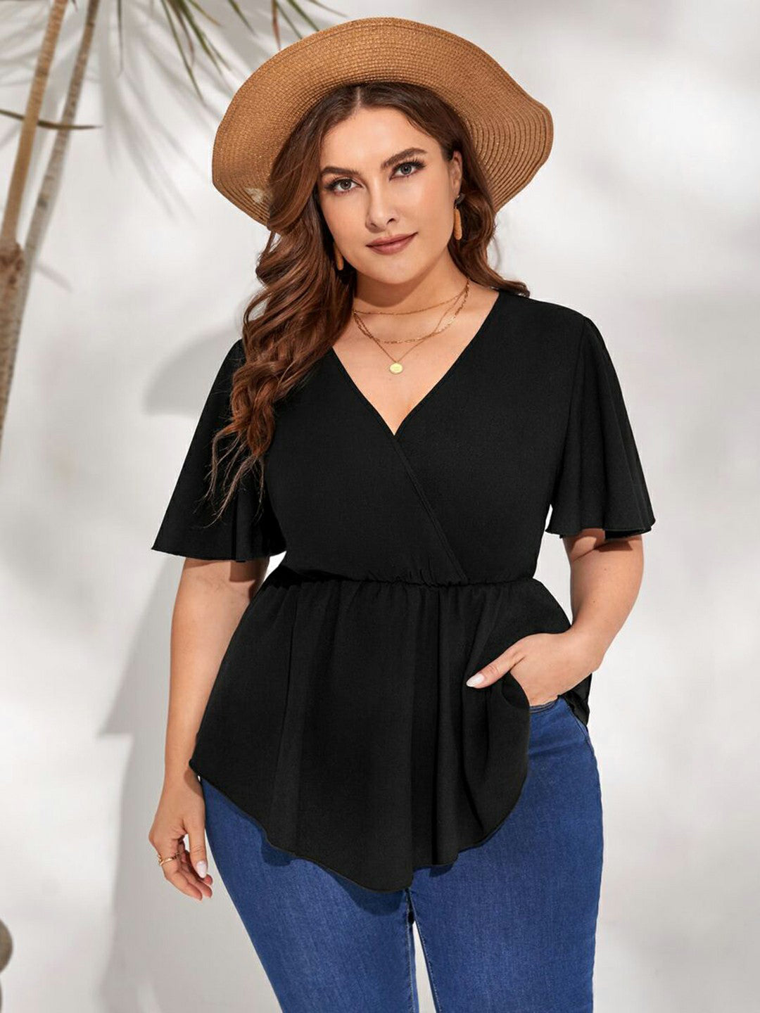 Berrylush Curve Women Black Solid V-Neck Short Sleeve Peplum Top