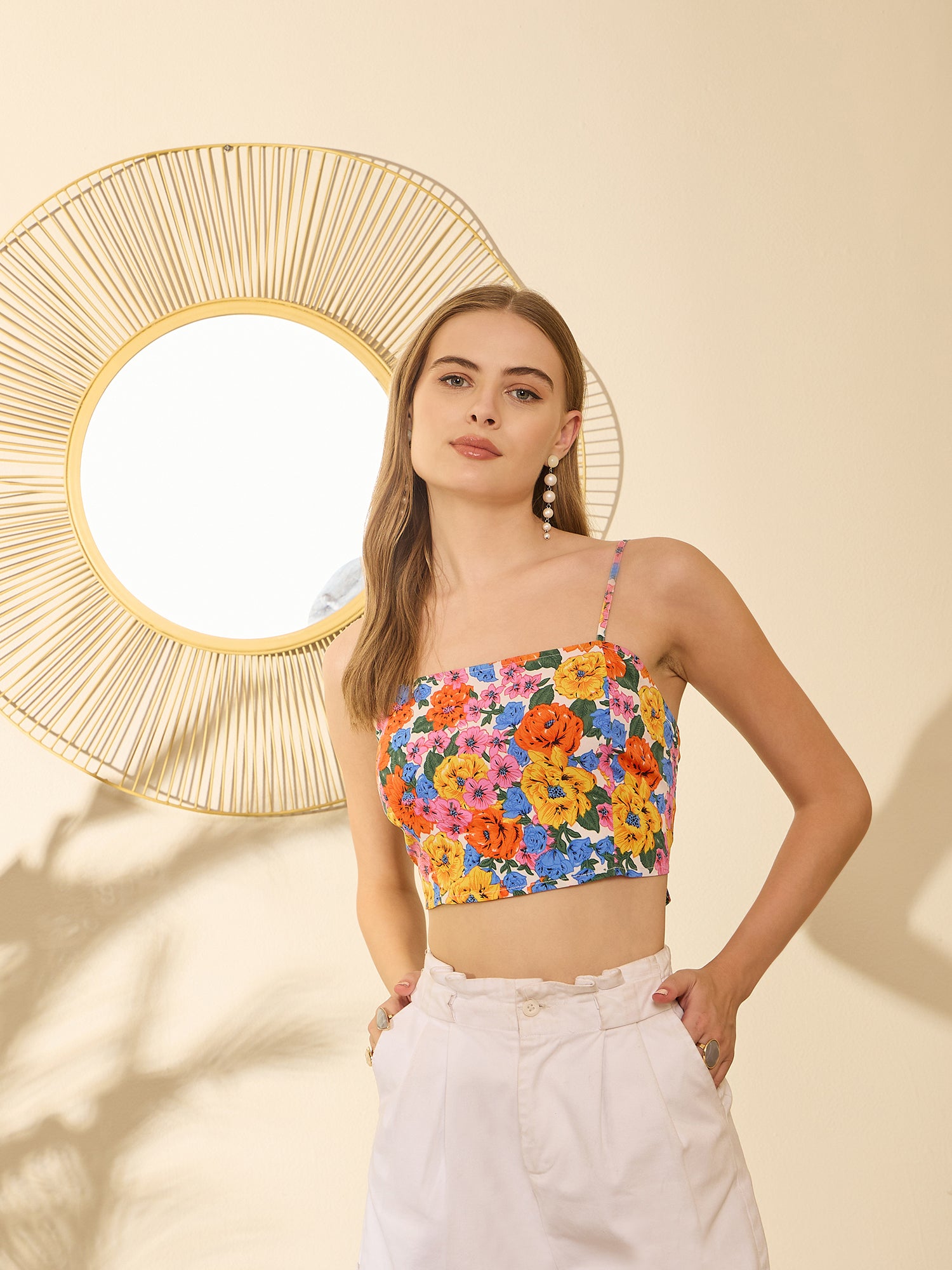 Women White Multicolour Floral Printed Square Neck Sleeveless Tie-Up Back Cropped Top Berrylush