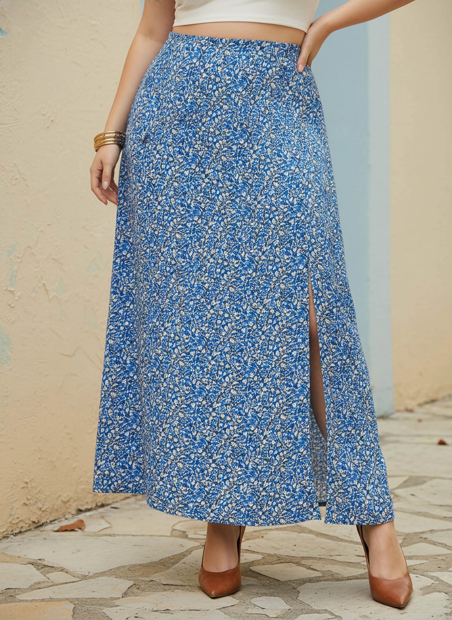 Berrylush Women Plus Size Blue & White Floral Printed High-Rise Waist Thigh-High Slit Flared A-Line Maxi Skirt