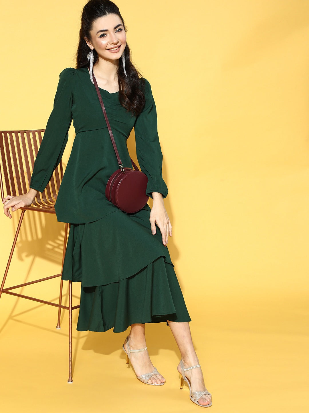 Berrylush Women Solid Green Sweetheart Neck Puff Sleeve Flounce Tiered Berrylush Women Solid Green Sweetheart Neck Puff Sleeve Flounce Tiered