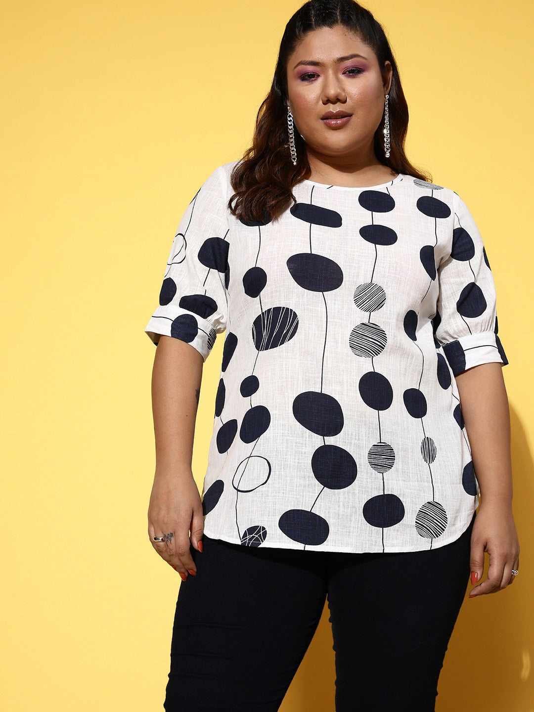 Women Plus Size White Black Geometric Printed Round Neck Woven
