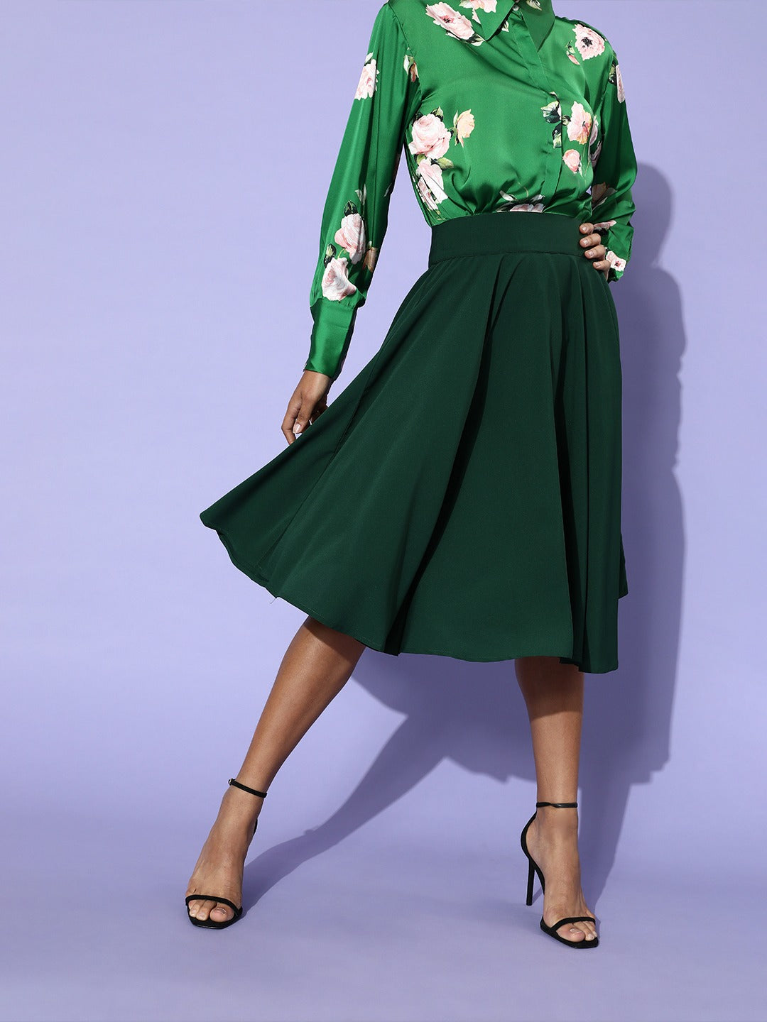 Berrylush Women Solid Green Flared A-Line Midi Skirt
