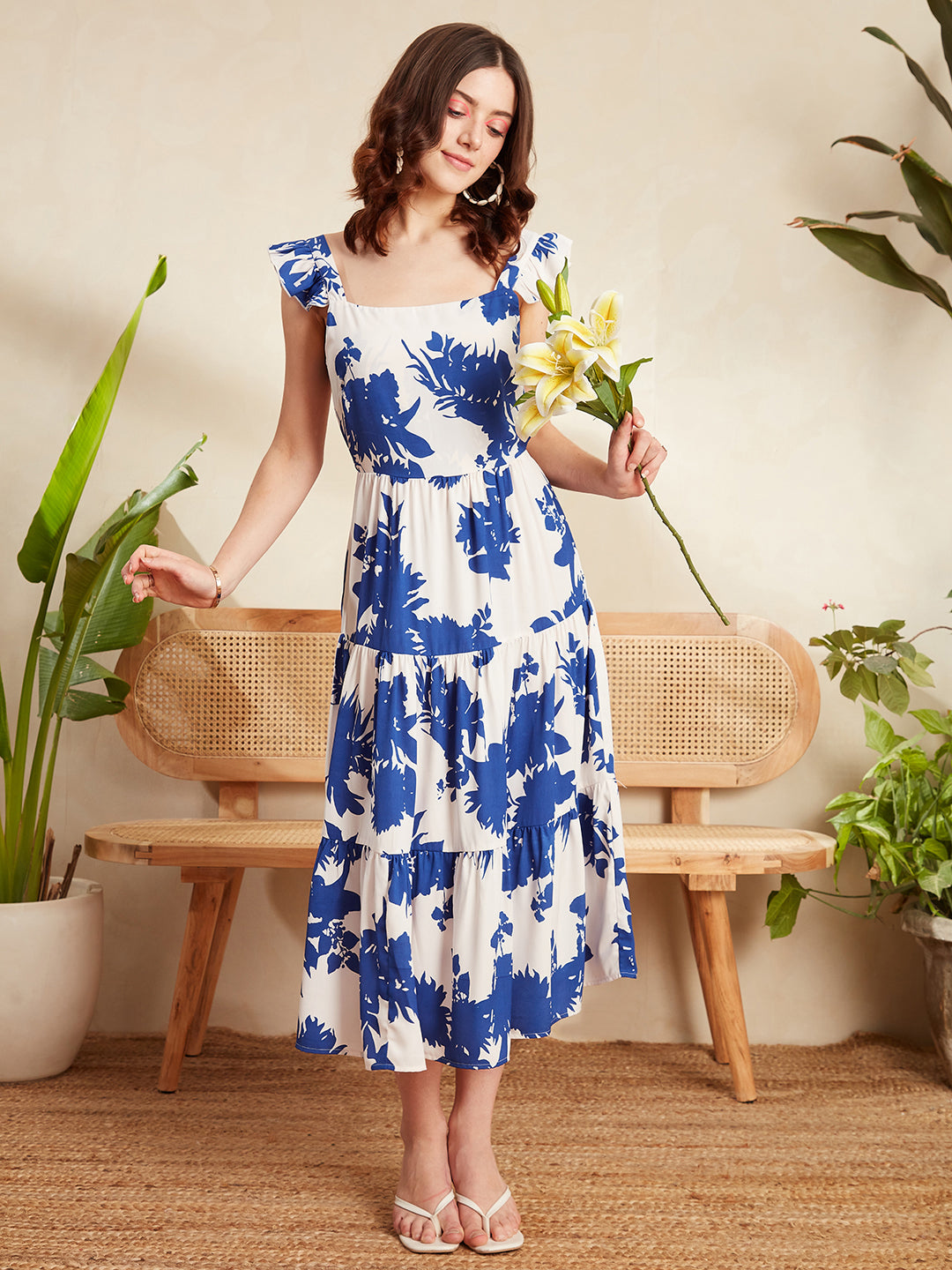 Women White Blue Floral Printed Square Neck Cutout Tie-Up Back