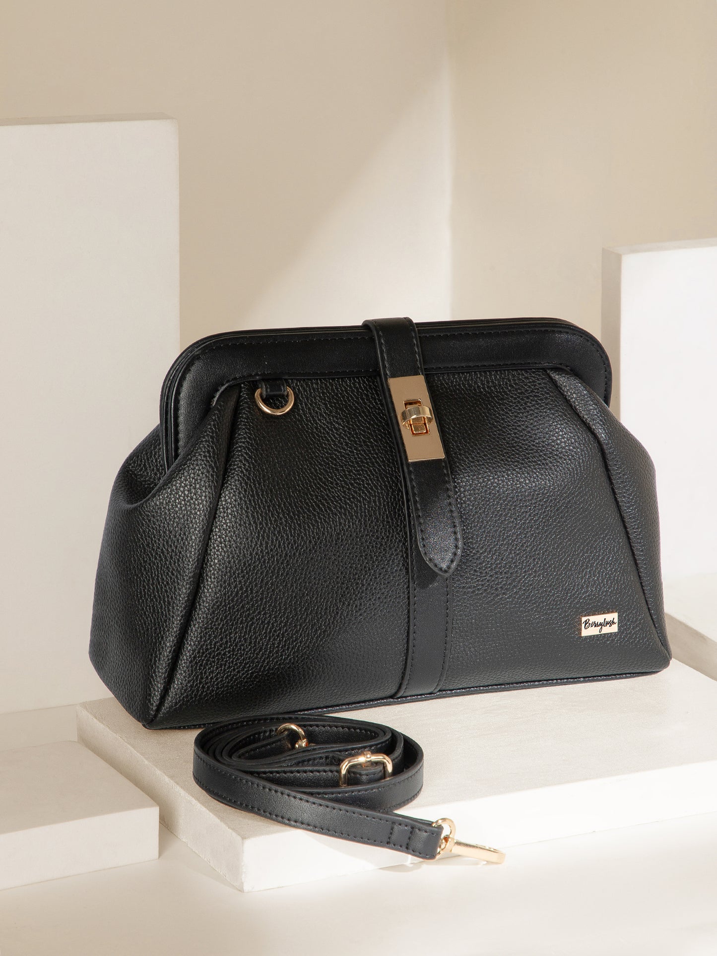 Berrylush Women Black Solid Smart Casual Regular Detachable Sling Bag