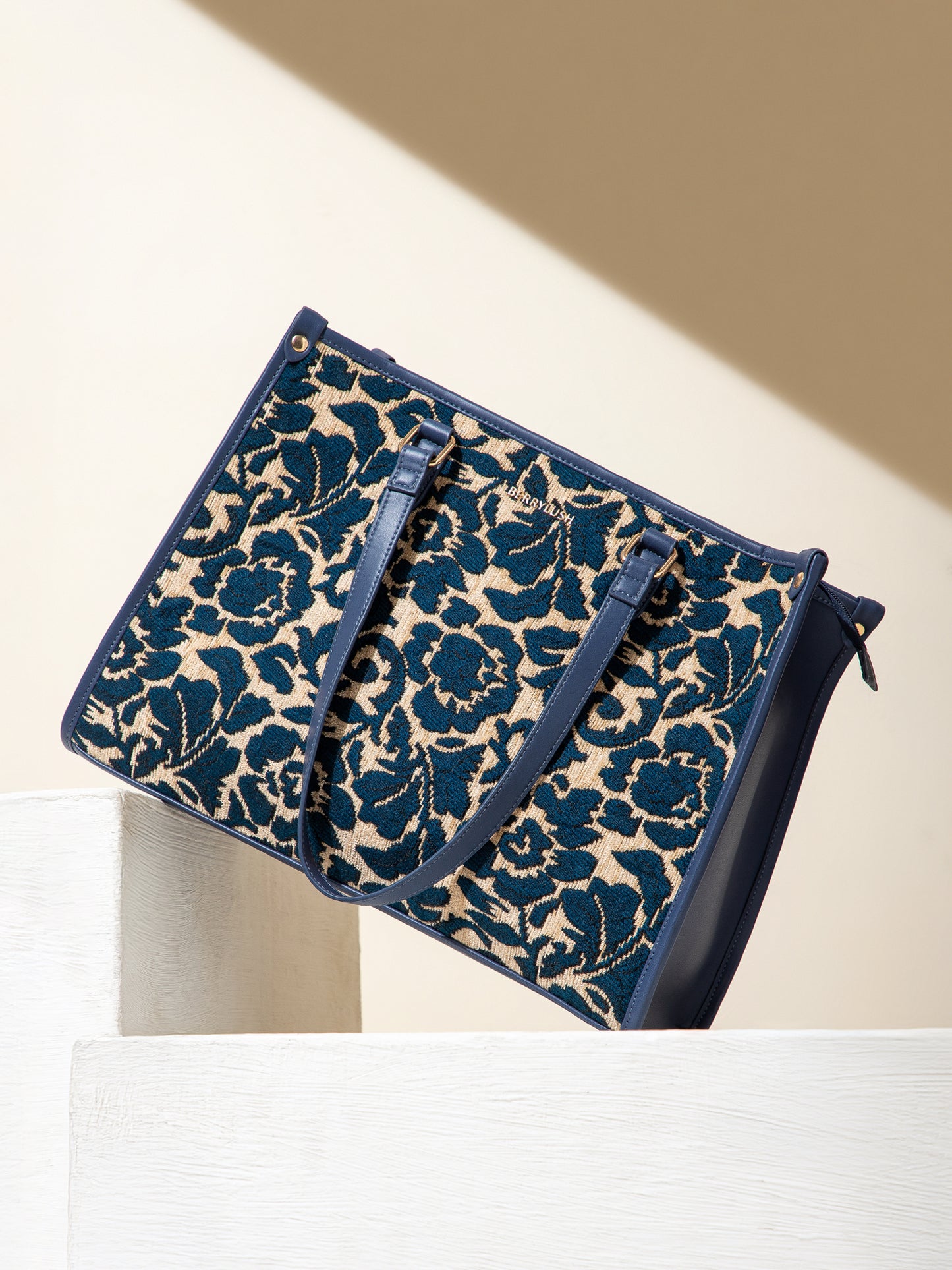 Berrylush Women Blue Floral Print Two Handles Casual Shoulder Bag