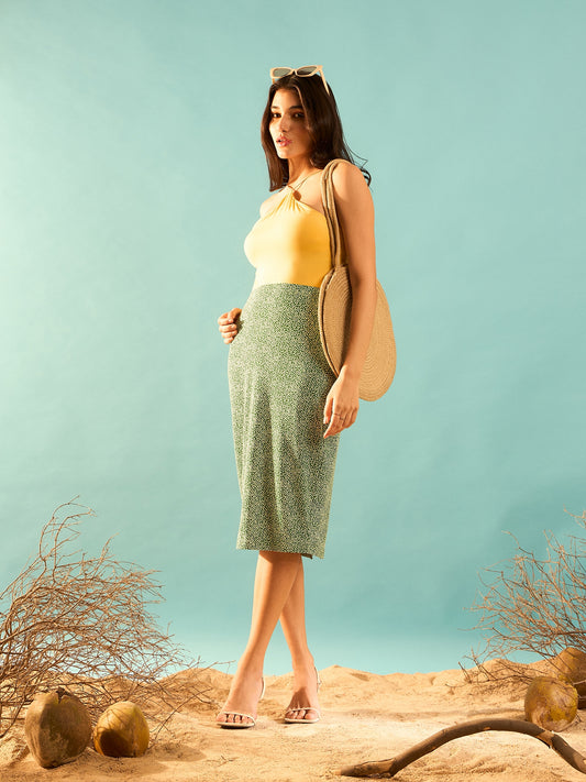 Berrylush Women Green & White Floral Printed High-Rise Waist Back-Slit Straight Hem Knitted Pencil Midi Skirt