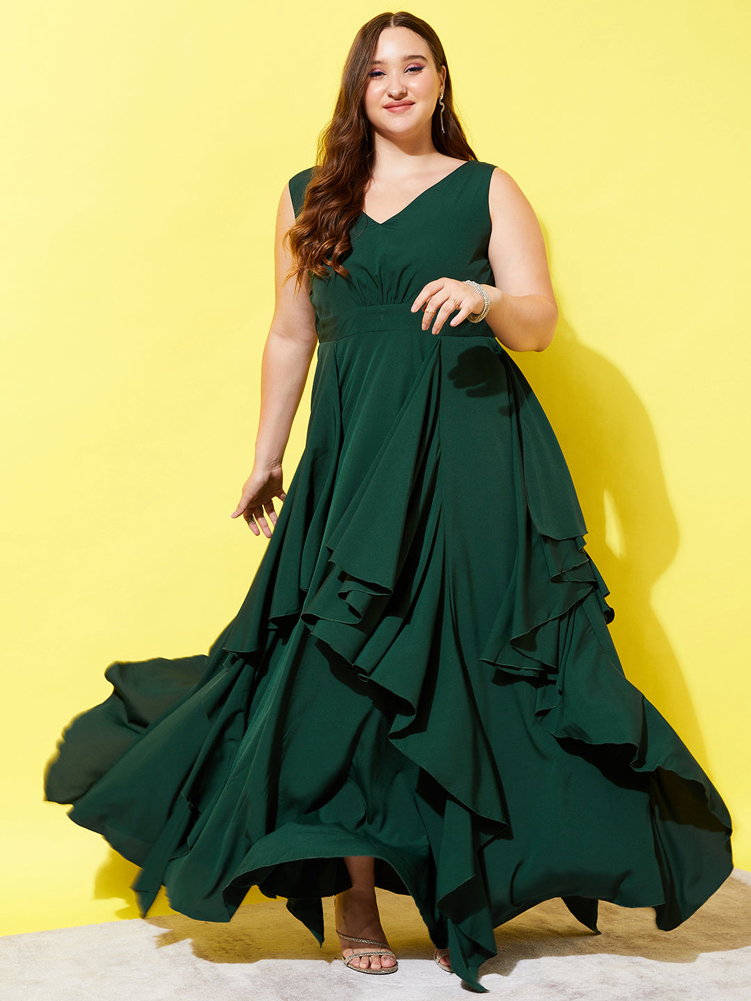 Plus Size Solid Green V-Neck Sleeveless Open-Back Asymmetrical Hem Ruffled Maxi Dress
