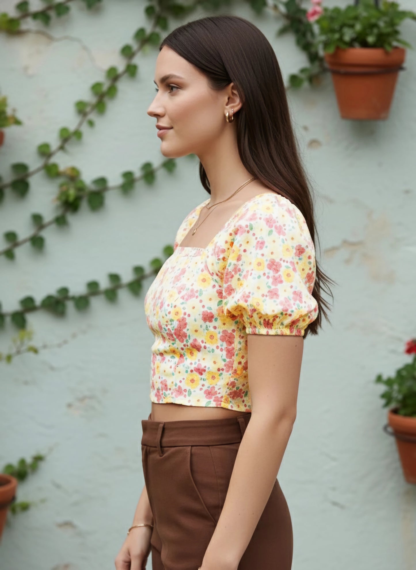 Berrylush Women White & Pink Floral Printed Square Neck Crepe Cropped Top