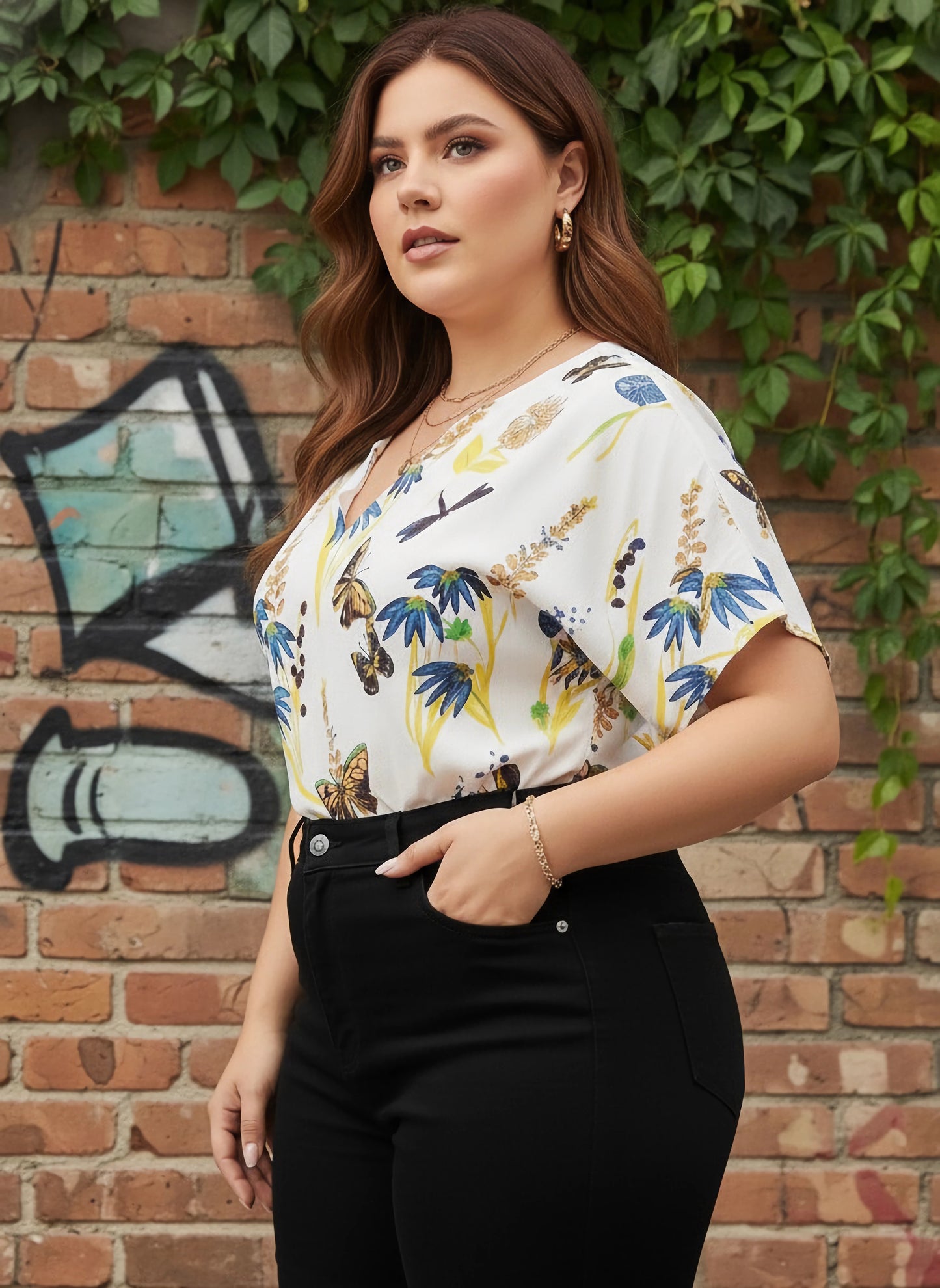 Berrylush Curve Women White & Multicolour Nature Printed V-Neck Short Sleeves Regular Top