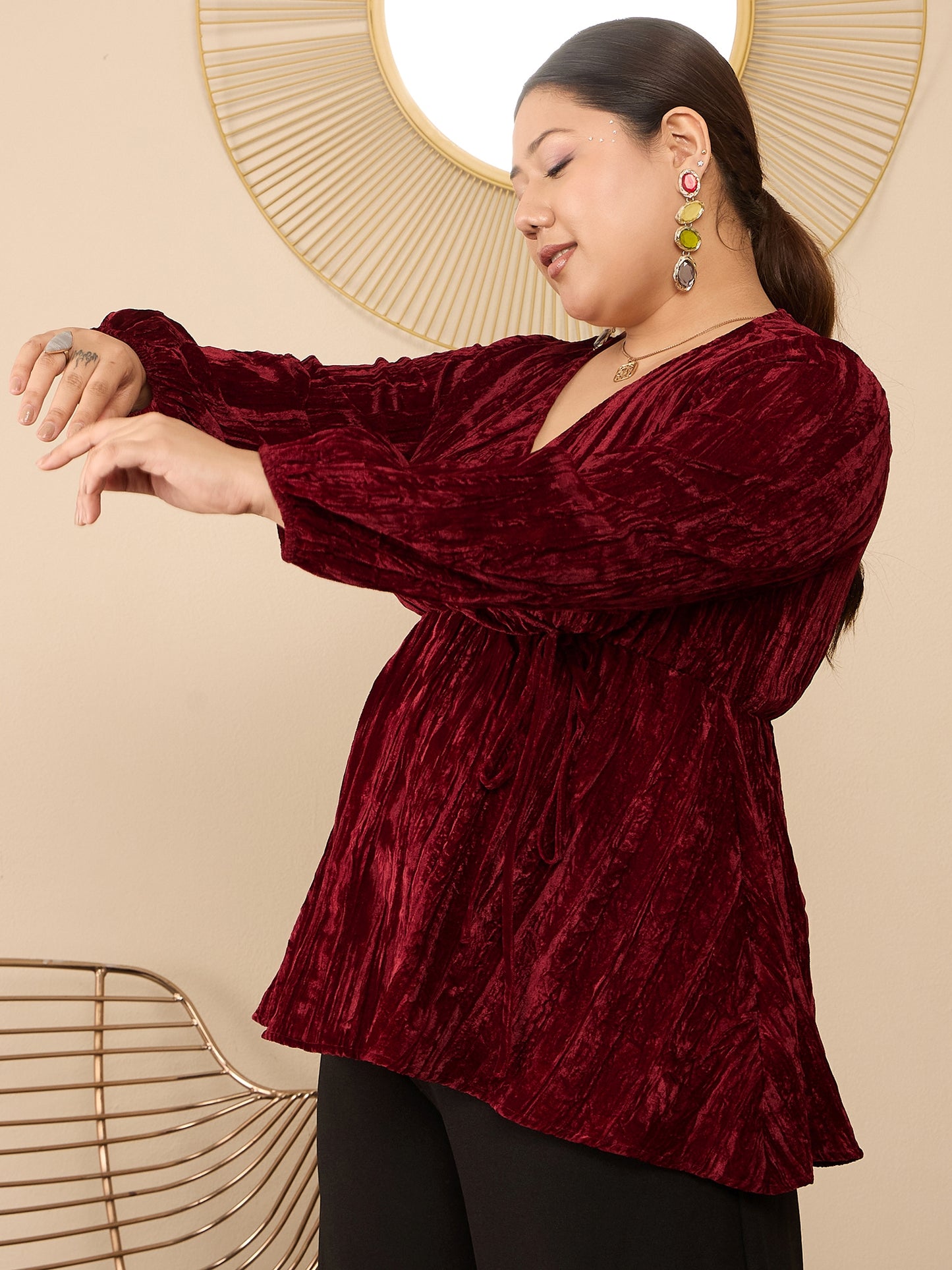 Berrylush Curve Women Solid Red V-Neck Puff Sleeves Tie-Up Waist Wrap Knitted Regular Top