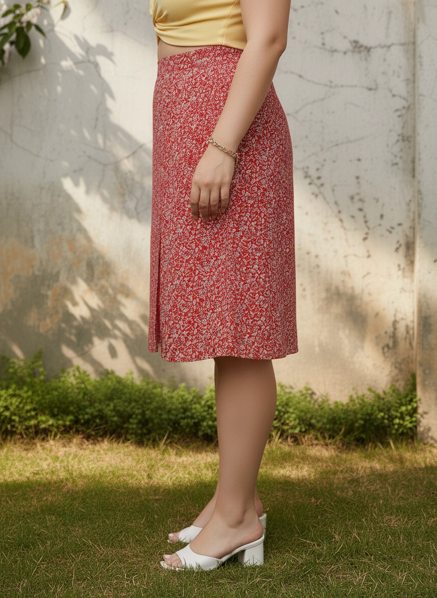 Berrylush Women Plus Size Red & White Floral Printed Thigh-High Slit Flared A-Line Midi Skirt