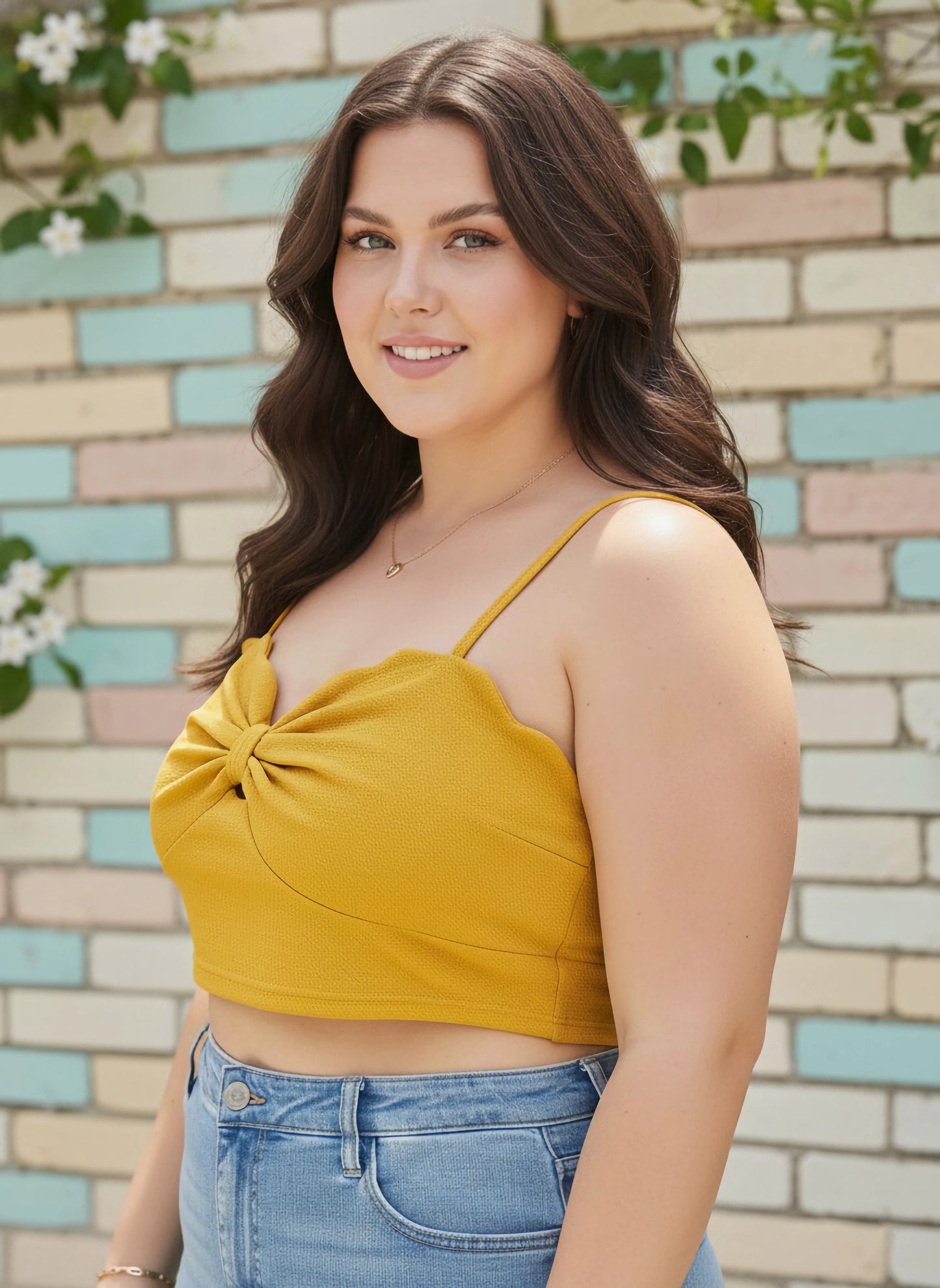 Plus Size Solid Yellow Sweetheart Neck Sleeveless Front Knot Scalloped Crop Top