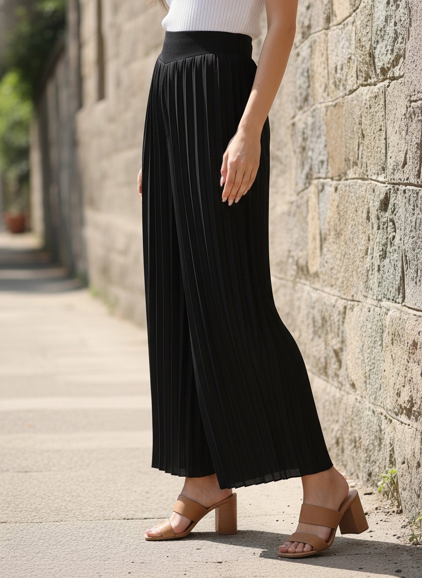 Berrylush Women Solid Black High-Rise Waist Slip-On Woven Pleated Regular Trousers