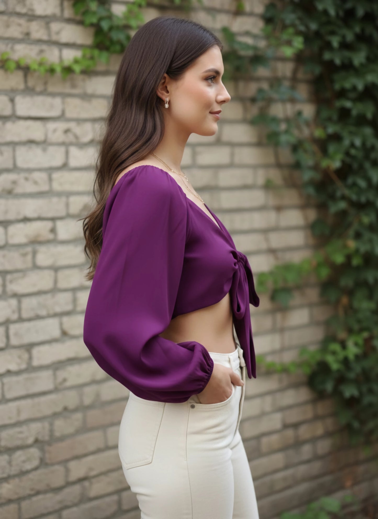 Berrylush Women Solid Purple V-Neck Front Tie-Up Cropped Top