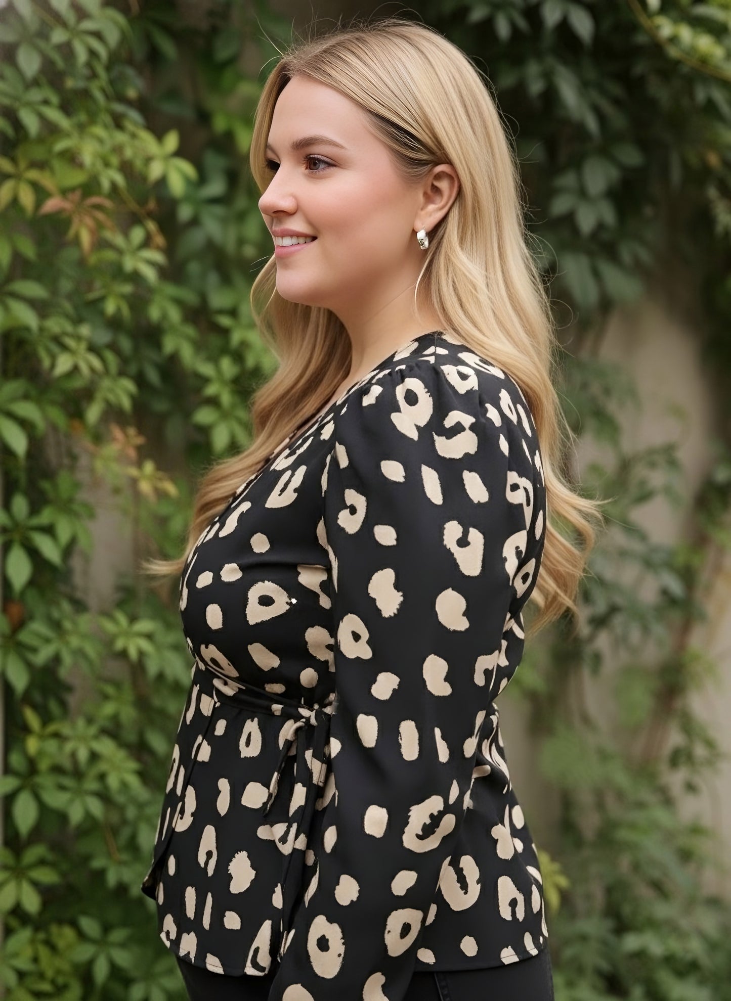 Berrylush Curve Women Black Animal Print V-Neck Puff Sleeves Regular Wrap Top