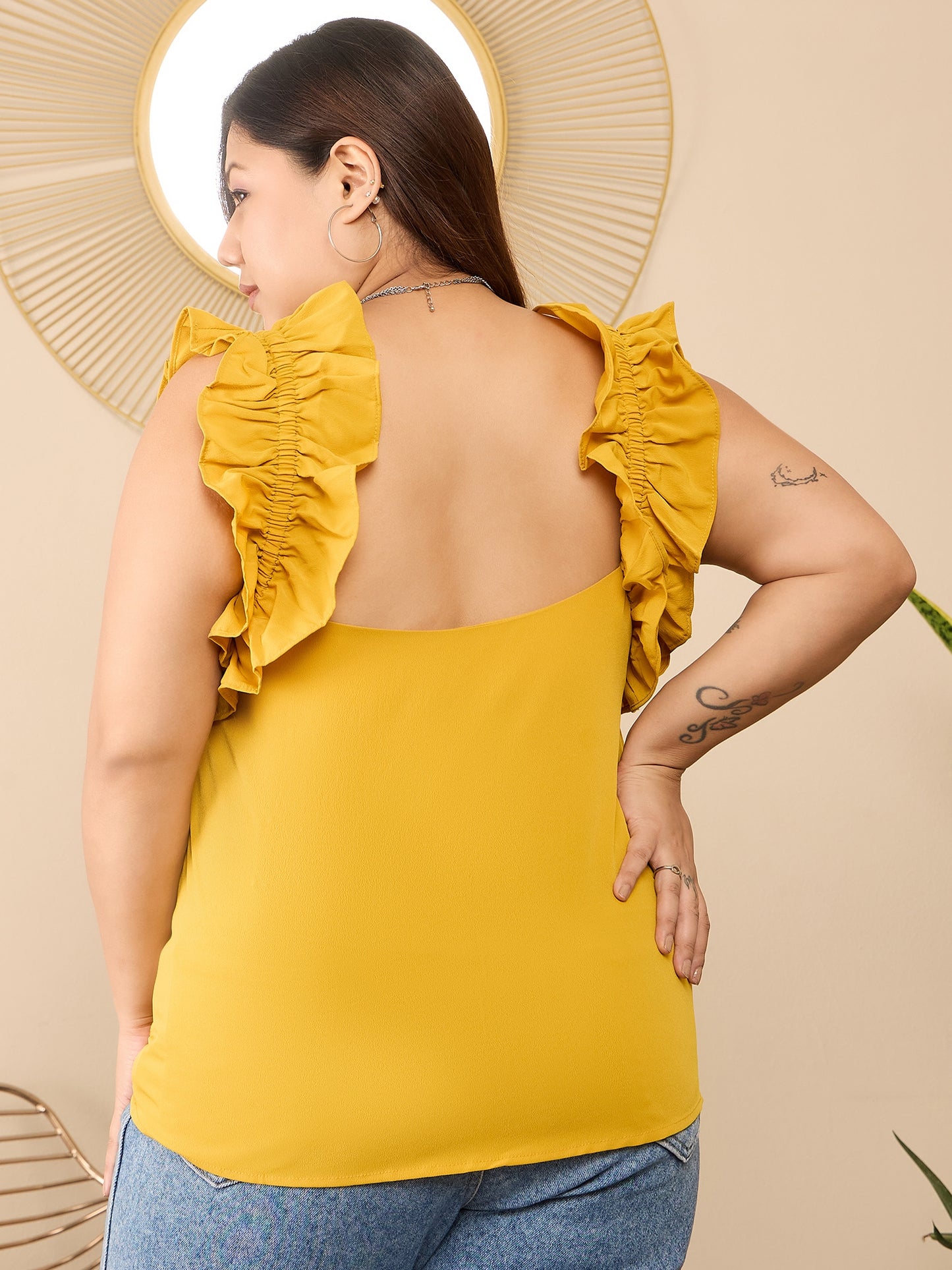 Berrylush Curve Women Solid Yellow Square Neck Sleeveless Straight Hem Ruffled Regular Top