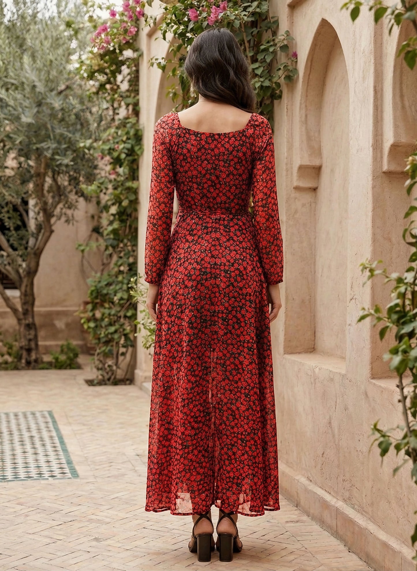 Berrylush Women Black & Red Floral Print V-Neck Maxi Dress