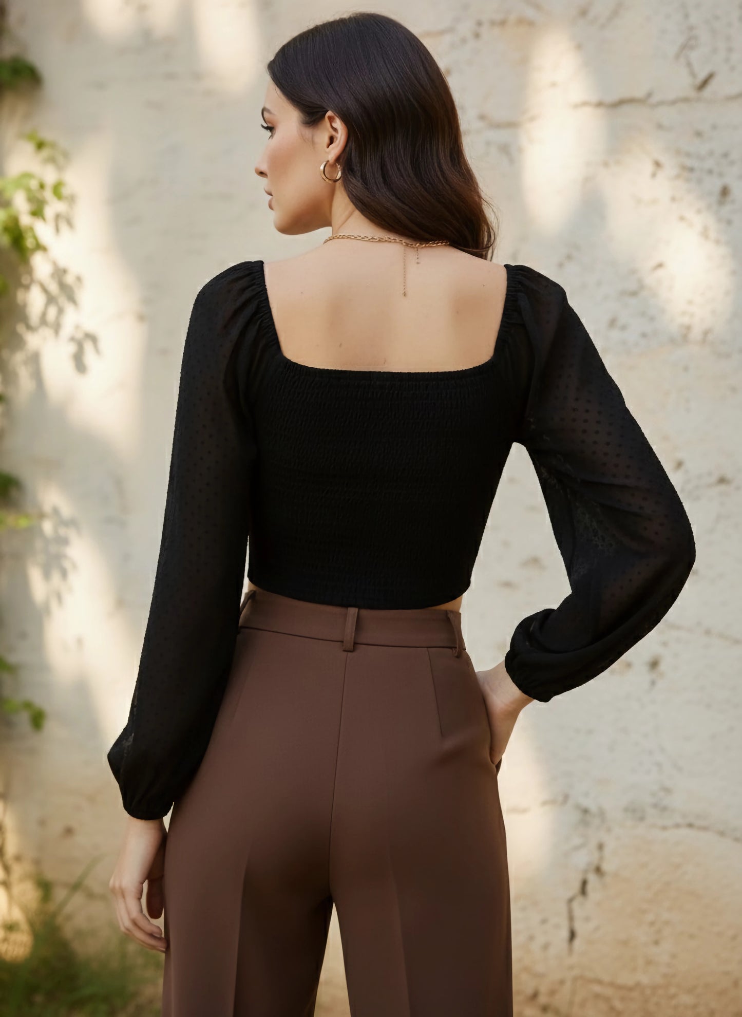 Berrylush Women Solid Black Dobby Weave Sweetheart Neck Puff Sleeve Crepe Smocked Crop Top