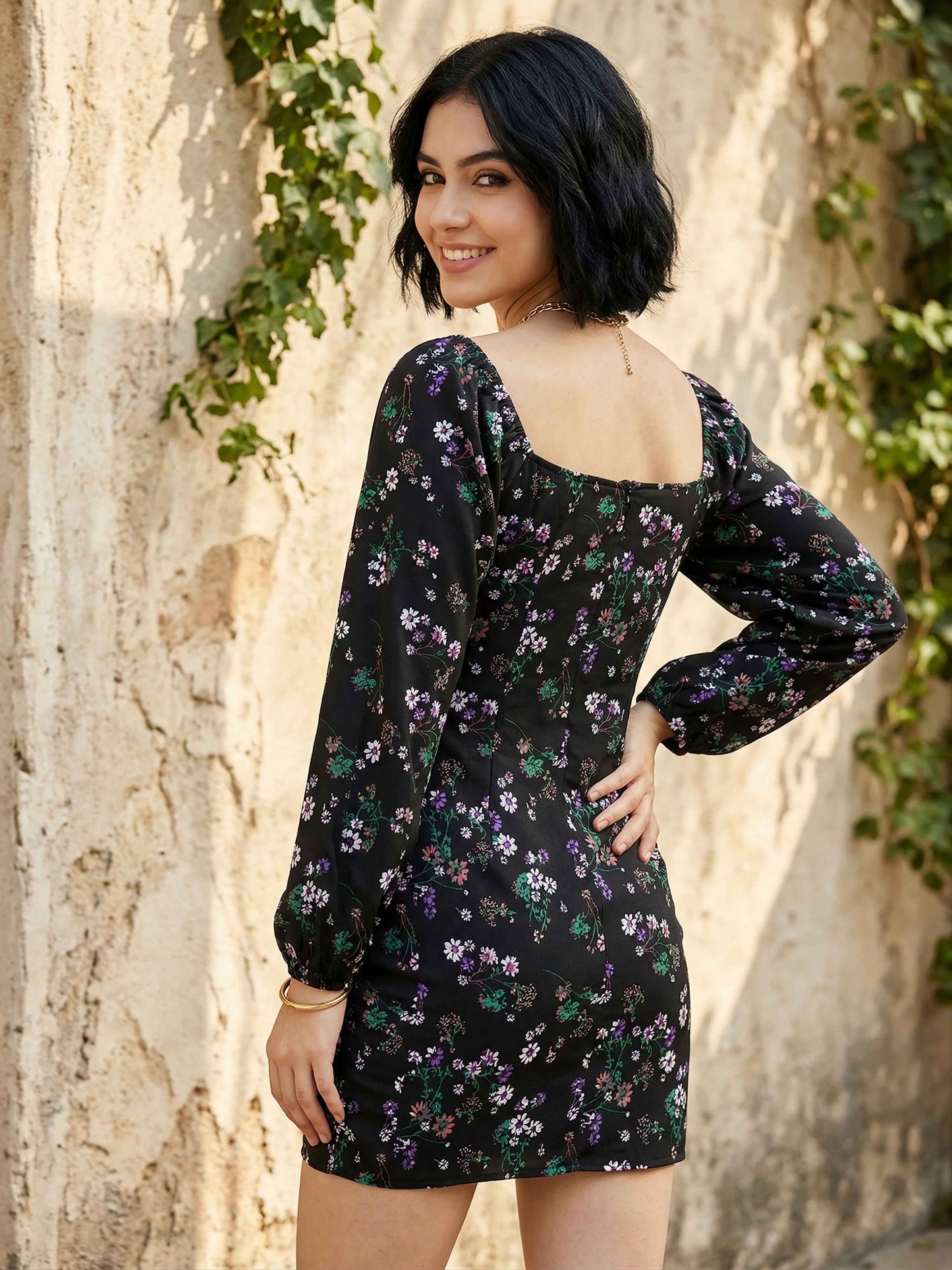 Berrylush Women Black & Green Floral Printed Square Neck Bishop Sleeve Ruched Sheath Mini Dress