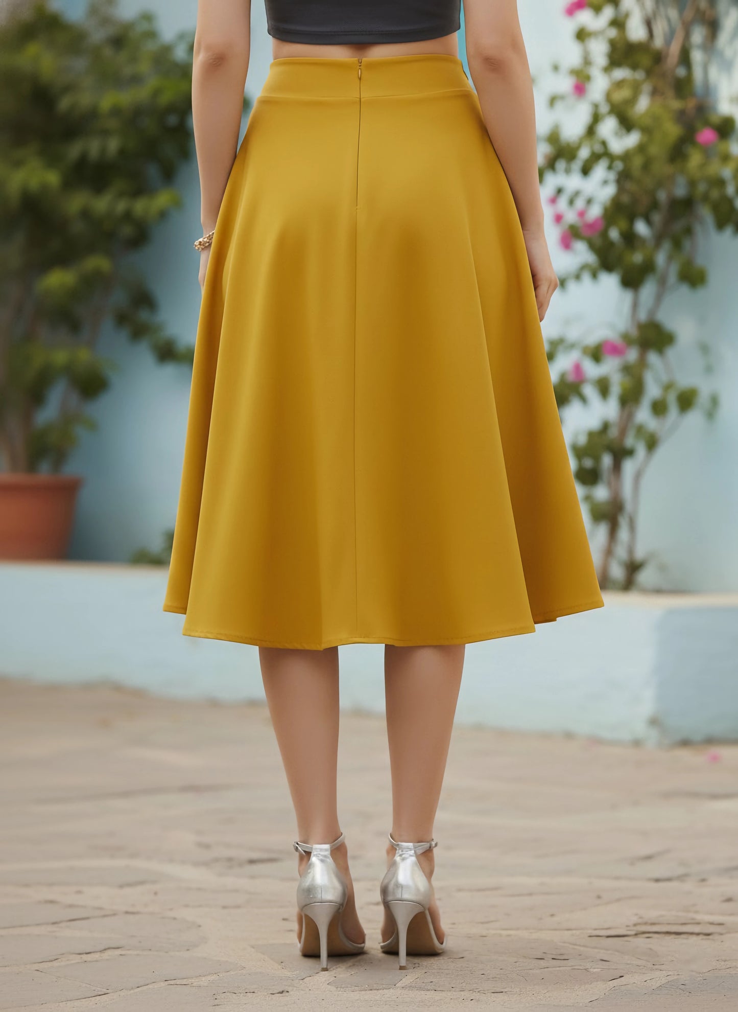 Berrylush Women Solid Yellow High-Rise Flared Midi Skirt