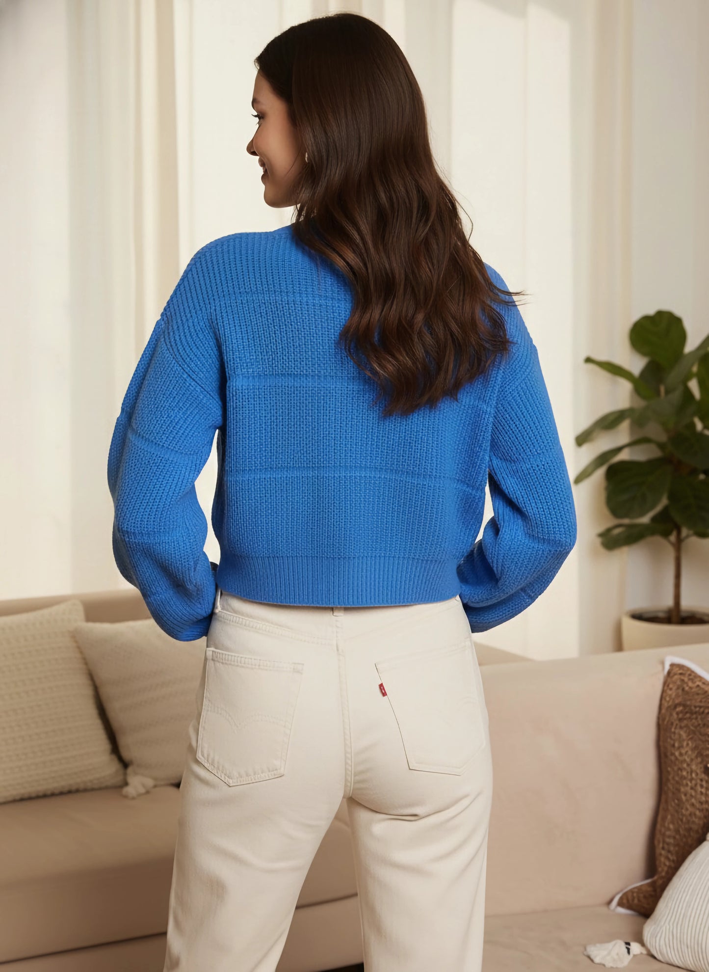 Berrylush Women Solid Blue Round Neck Drop-Shoulder Sleeves Ribbed Hem Cropped Sweater