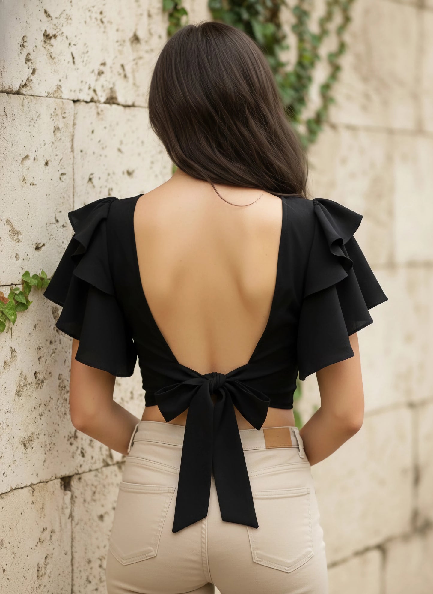 Berrylush Women Solid Black Round-Neck Open-Back Ruffled Blouson Crop Top