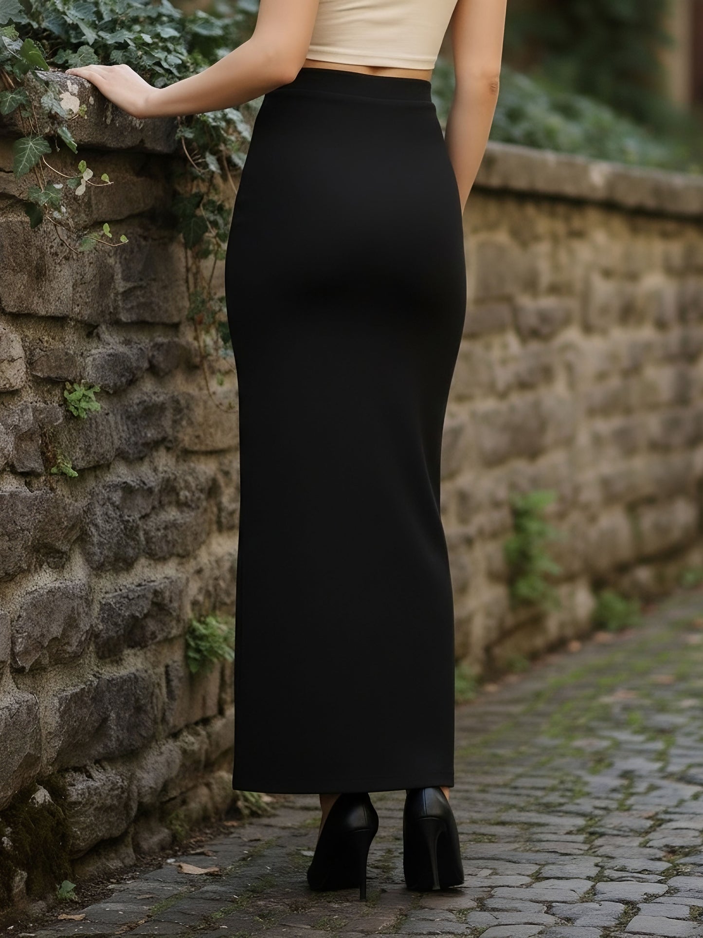 Berrylush Women Solid Black High-Rise Waist Thigh-High Slit Straight Hem Knitted Maxi Skirt