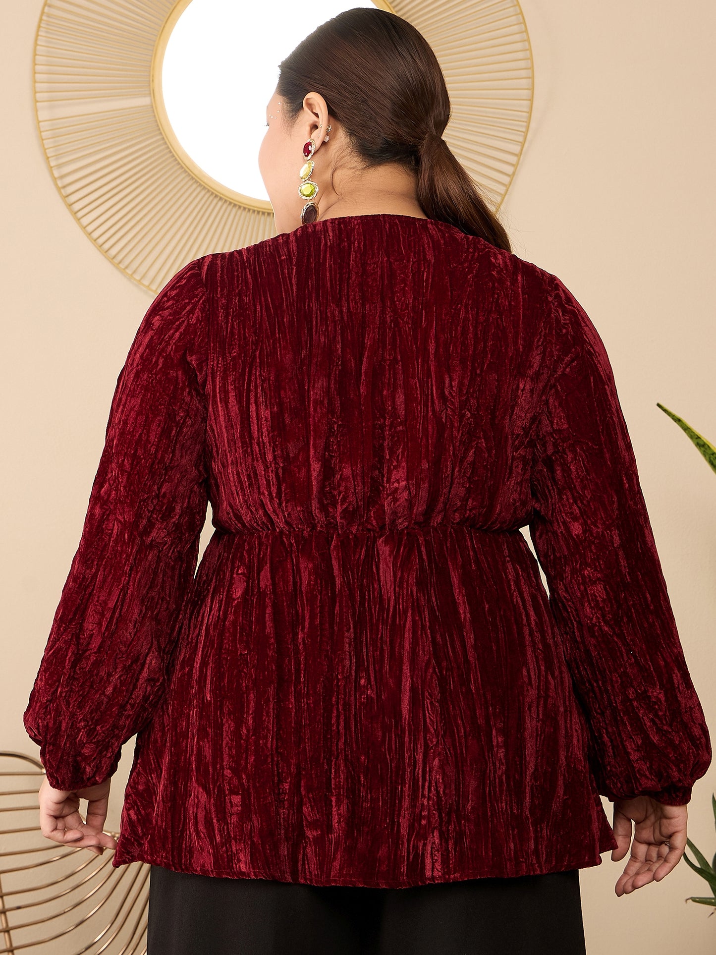 Berrylush Curve Women Solid Red V-Neck Puff Sleeves Tie-Up Waist Wrap Knitted Regular Top