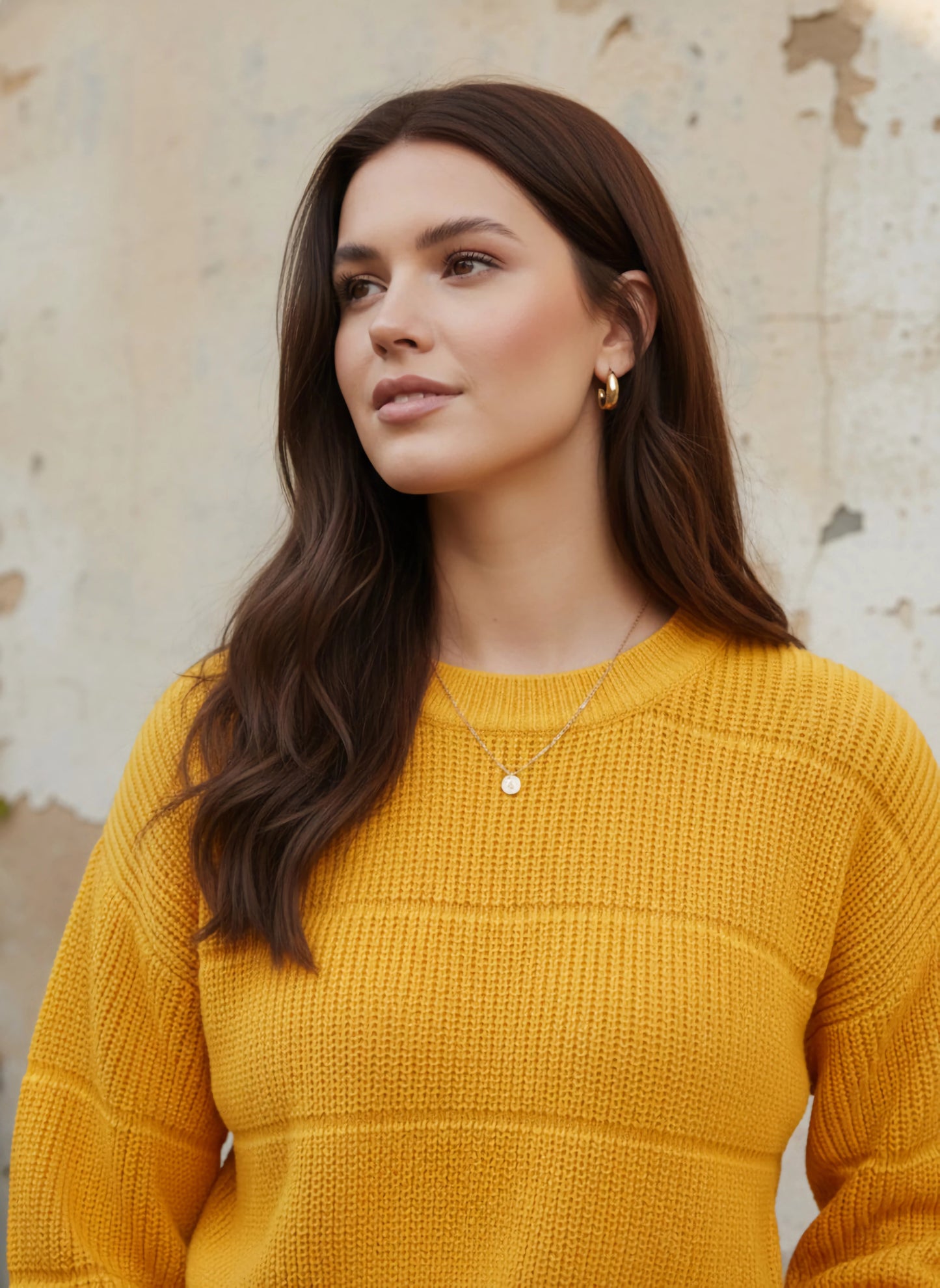 Berrylush Women Solid Yellow Round Neck Drop-Shoulder Sleeves Ribbed Hem Cropped Sweater