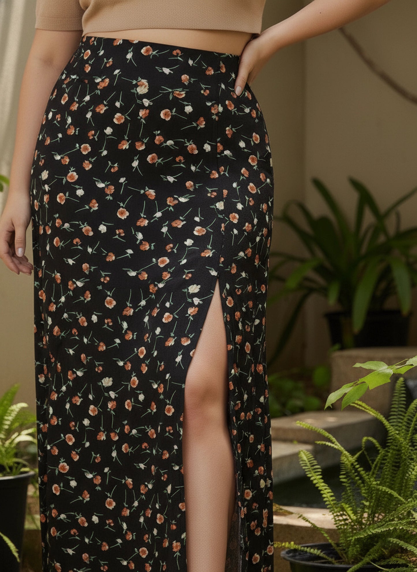 Berrylush Women Plus Size Black Floral Printed High-Rise Waist Slitted A-Line Midi Roman Column Skirt