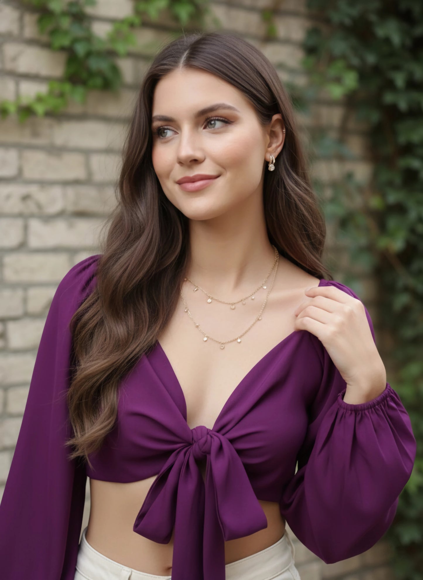 Berrylush Women Solid Purple V-Neck Front Tie-Up Cropped Top