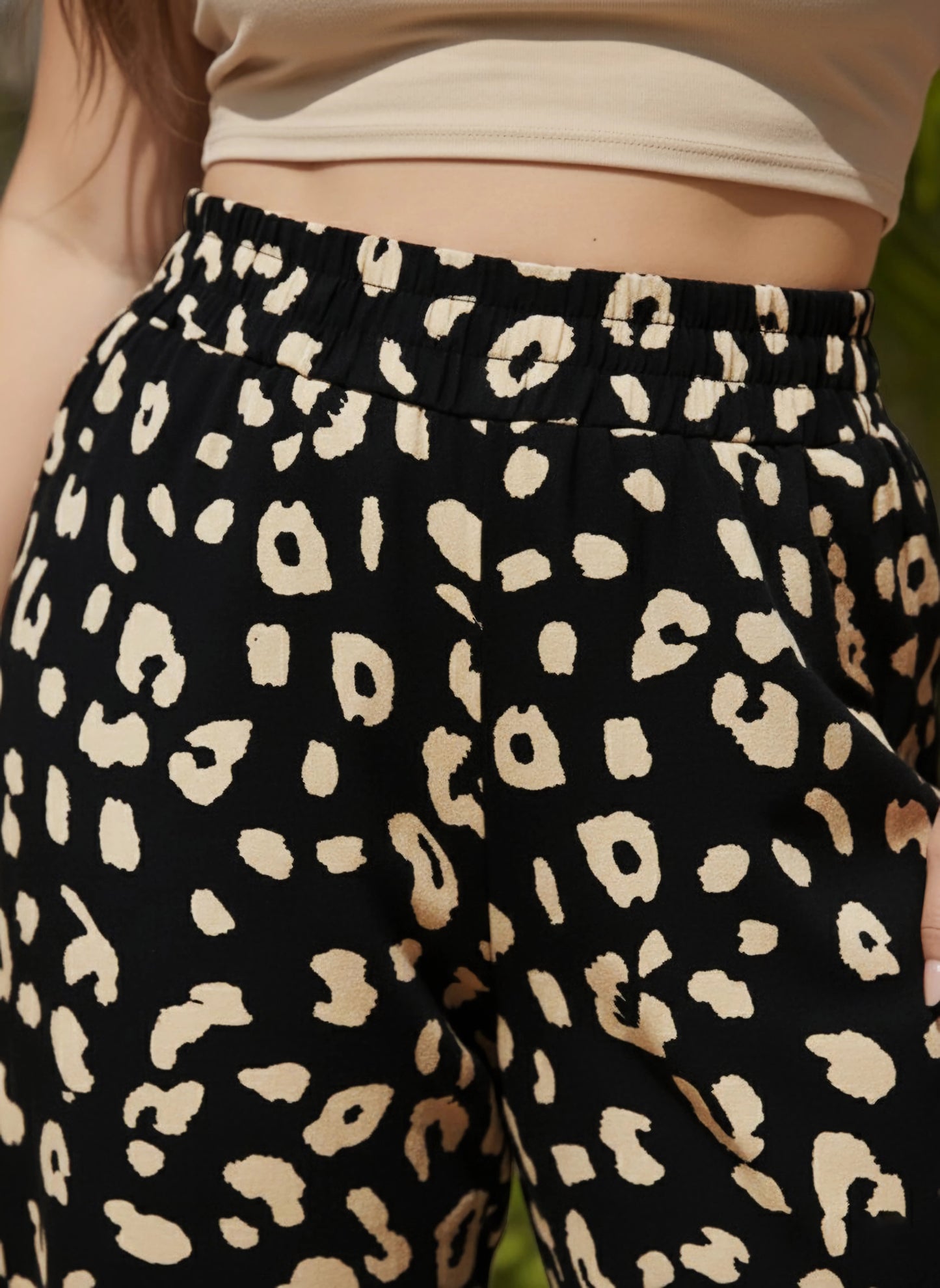 Berrylush Women Plus Size Black & White Animal Printed High-Rise Elastic Waist Slip-On Regular Trousers