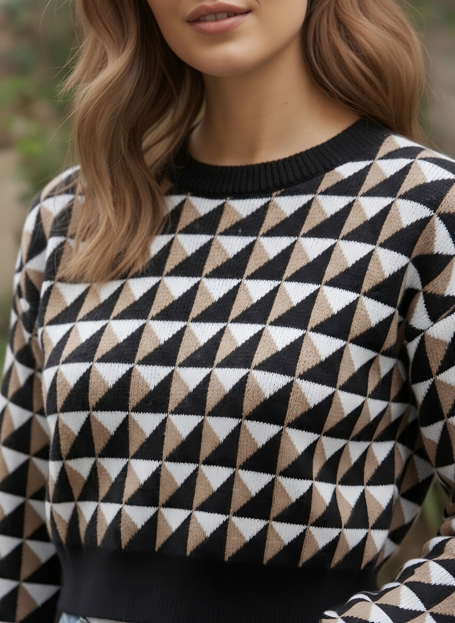 Berrylush Women Black Geometrical Printed Round Neck Drop-Shoulder Sleeves Acrylic Straight Hem Knitted Crop Sweater