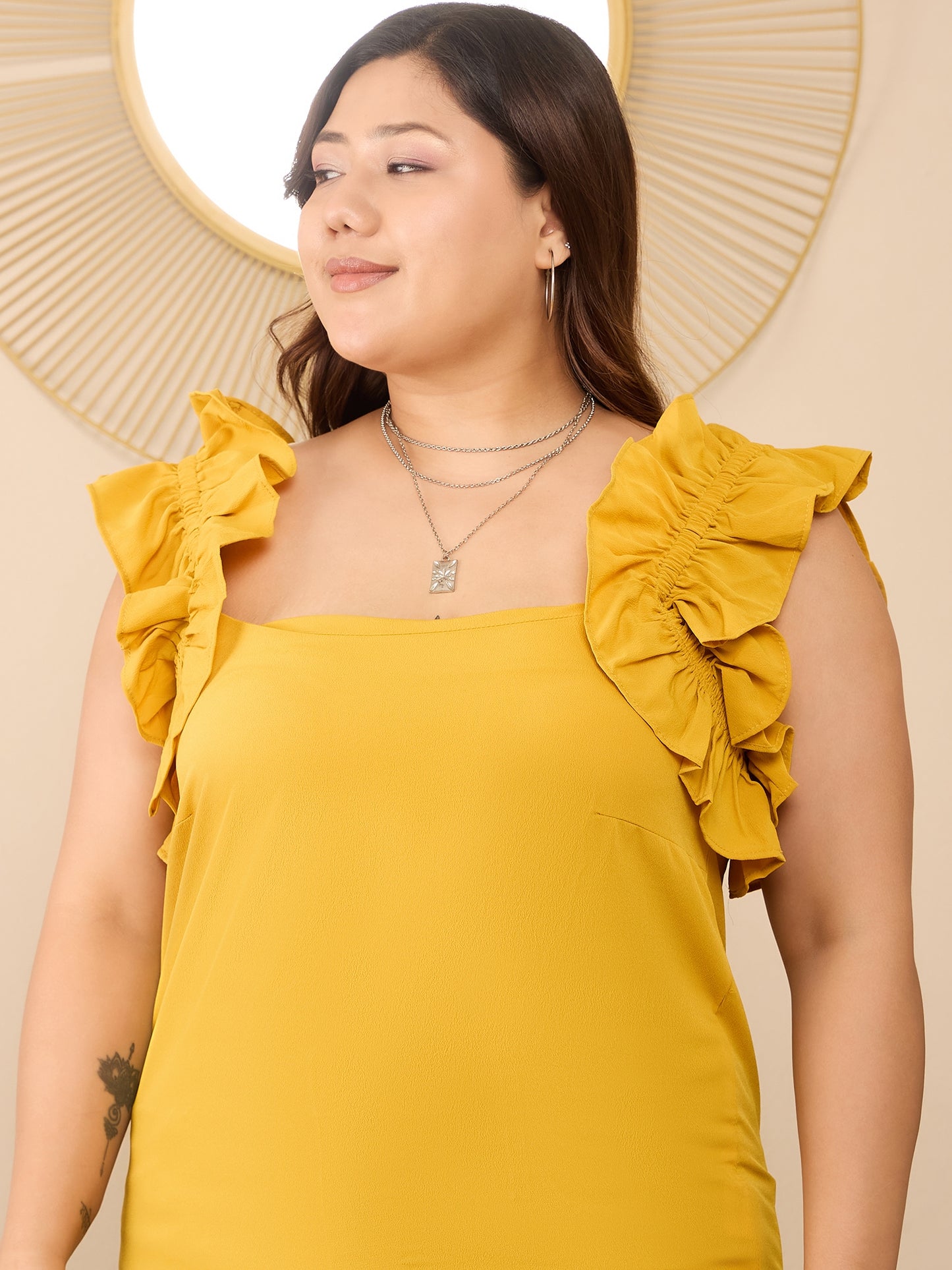 Berrylush Curve Women Solid Yellow Square Neck Sleeveless Straight Hem Ruffled Regular Top