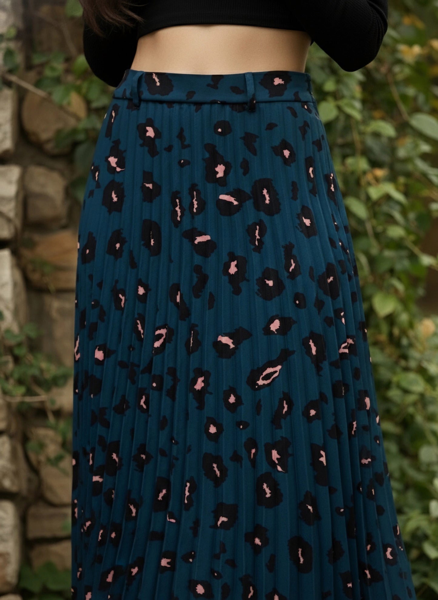 Blue & Orange Animal Printed Elastic Waist Slip-On Accordion Pleated A-Line Midi Skirt
