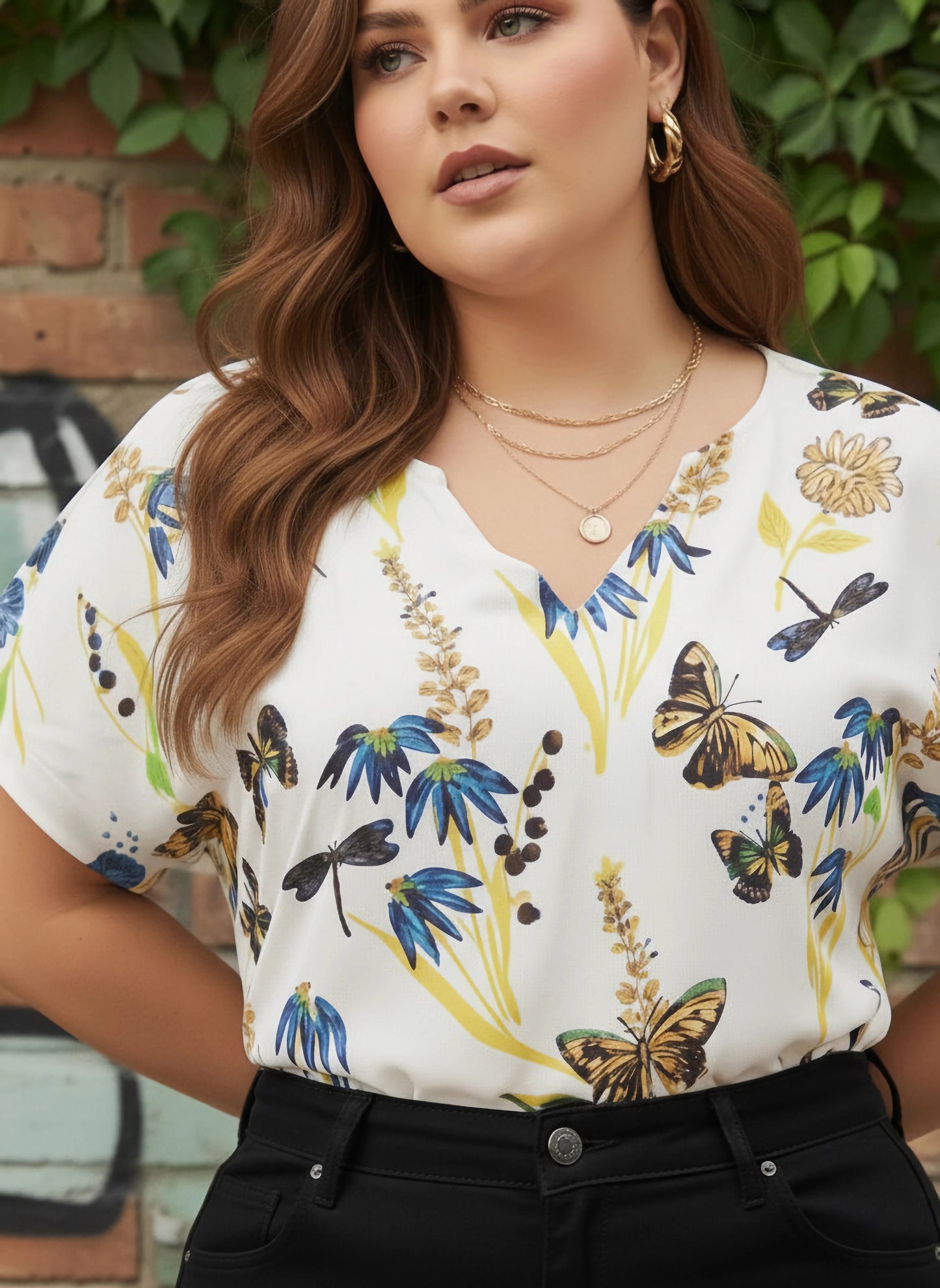 Berrylush Curve Women White & Multicolour Nature Printed V-Neck Short Sleeves Regular Top