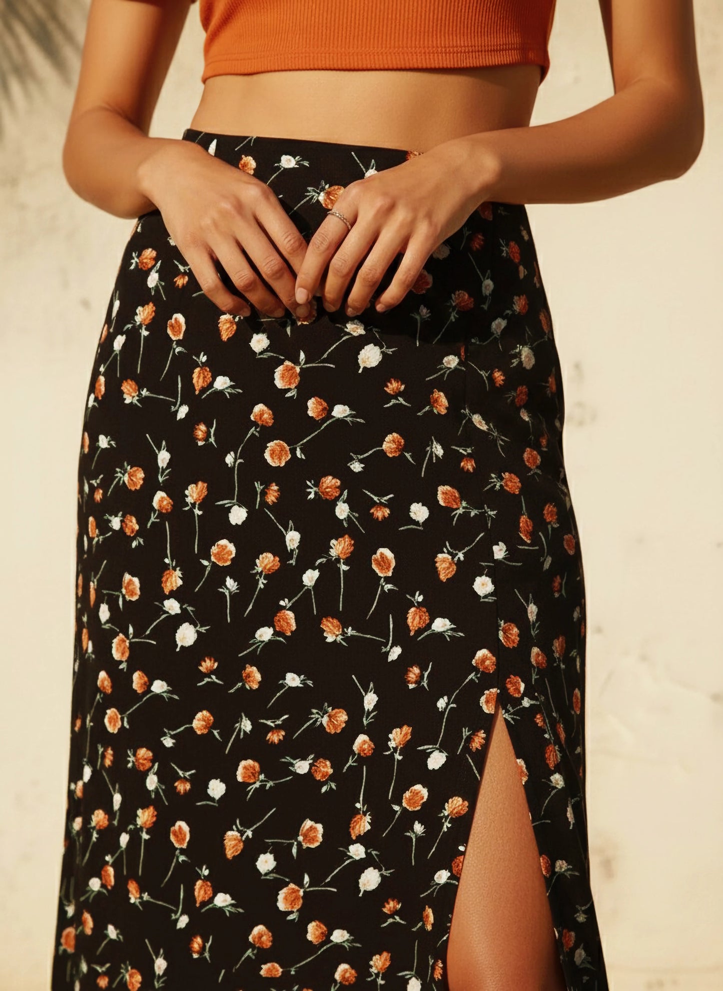Berrylush Women Black Ditsy Floral Printed Thigh-High Slit Straight Midi Pencil Skirt