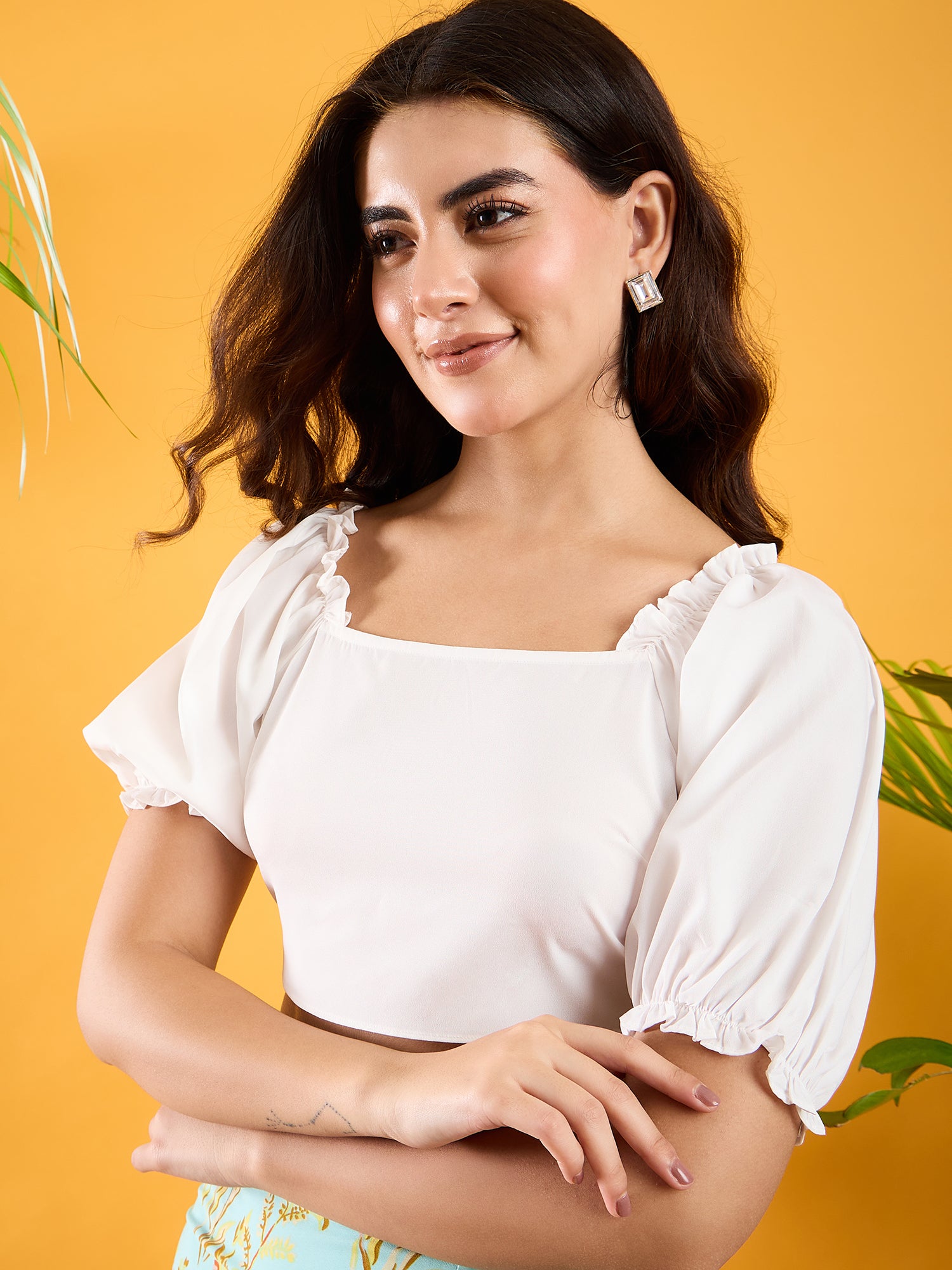 Women Solid White Square Neck Puff Sleeves Backless Tie-Up Fitted