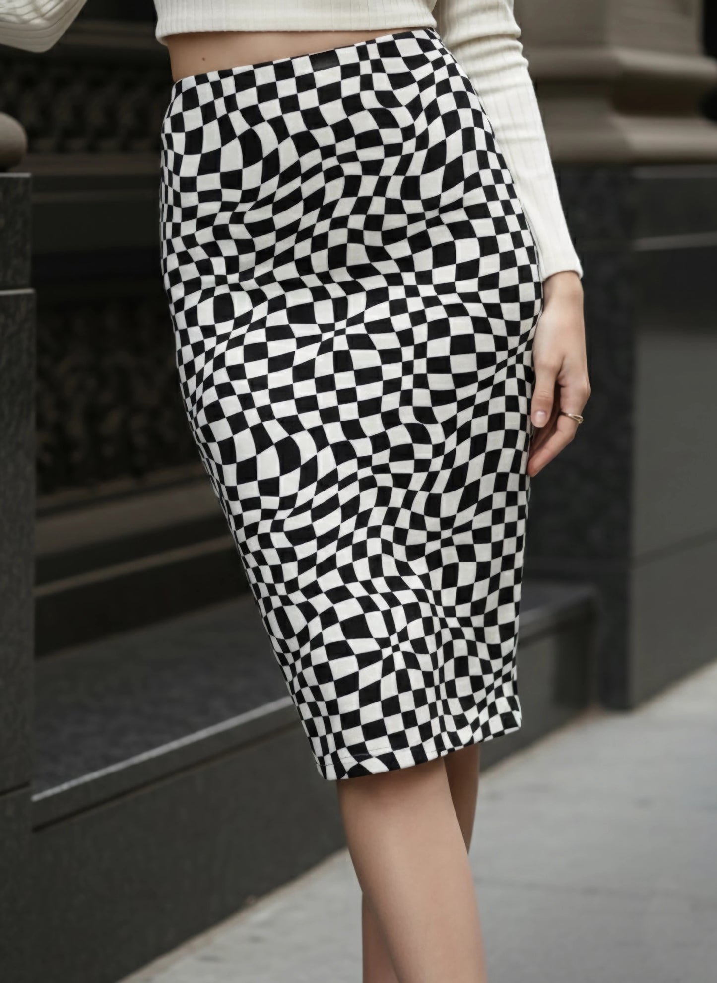 Berrylush Women Black & White Geometric Printed Slip-On Straight Hem Pencil Midi Skirt