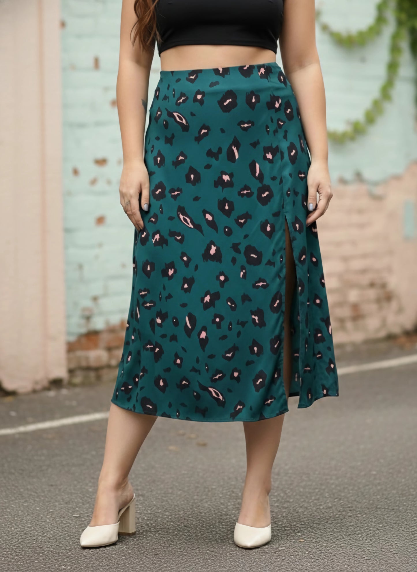 Berrylush Women Plus Size Green Animal Printed Thigh-High Slited A-Line Midi Roman Column Skirt