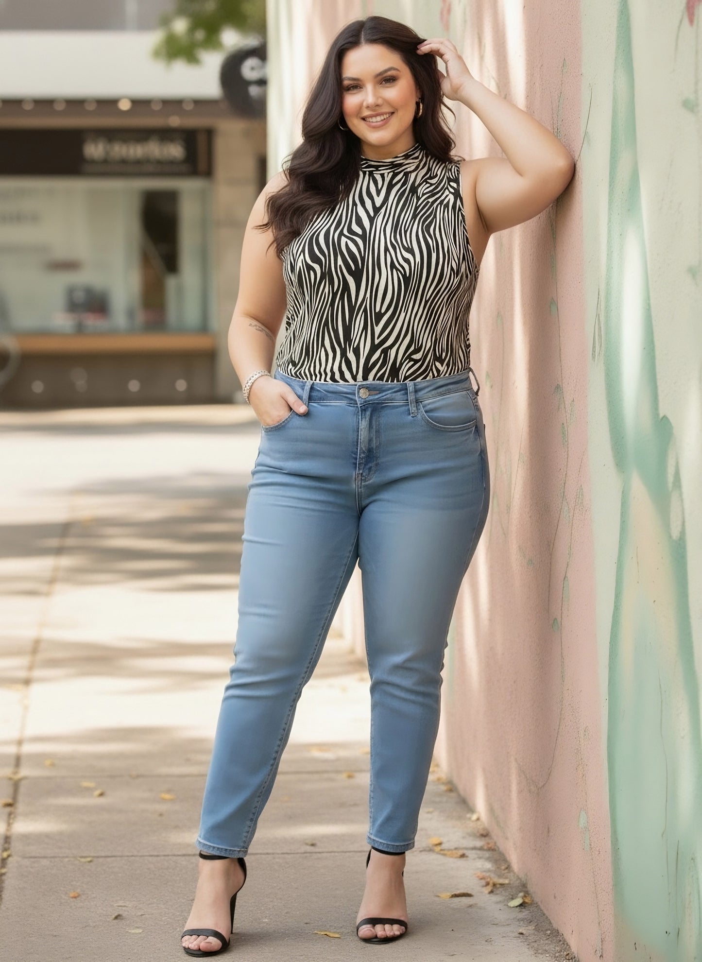 Berrylush Curve Women Zebra Striped Sleeveless Regular Top