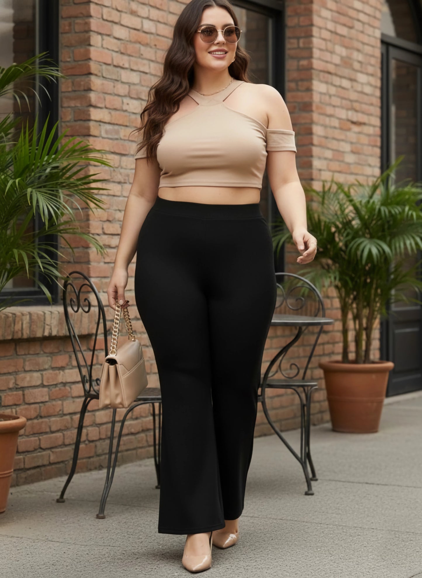 Berrylush Curve Women Solid Black High-Rise Waist Wide-Leg Slip-On Flat-Front Knitted Regular Trousers