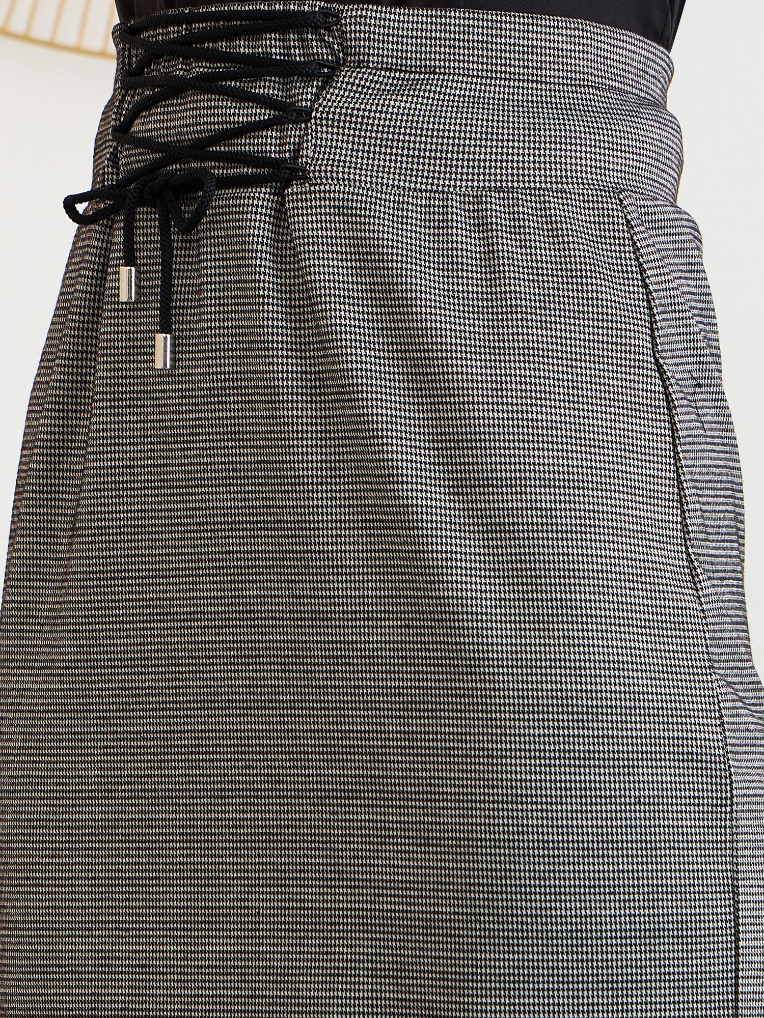 Berrylush BIZwear Women Black Checks High Rise Knee Length Pencil Skirt
