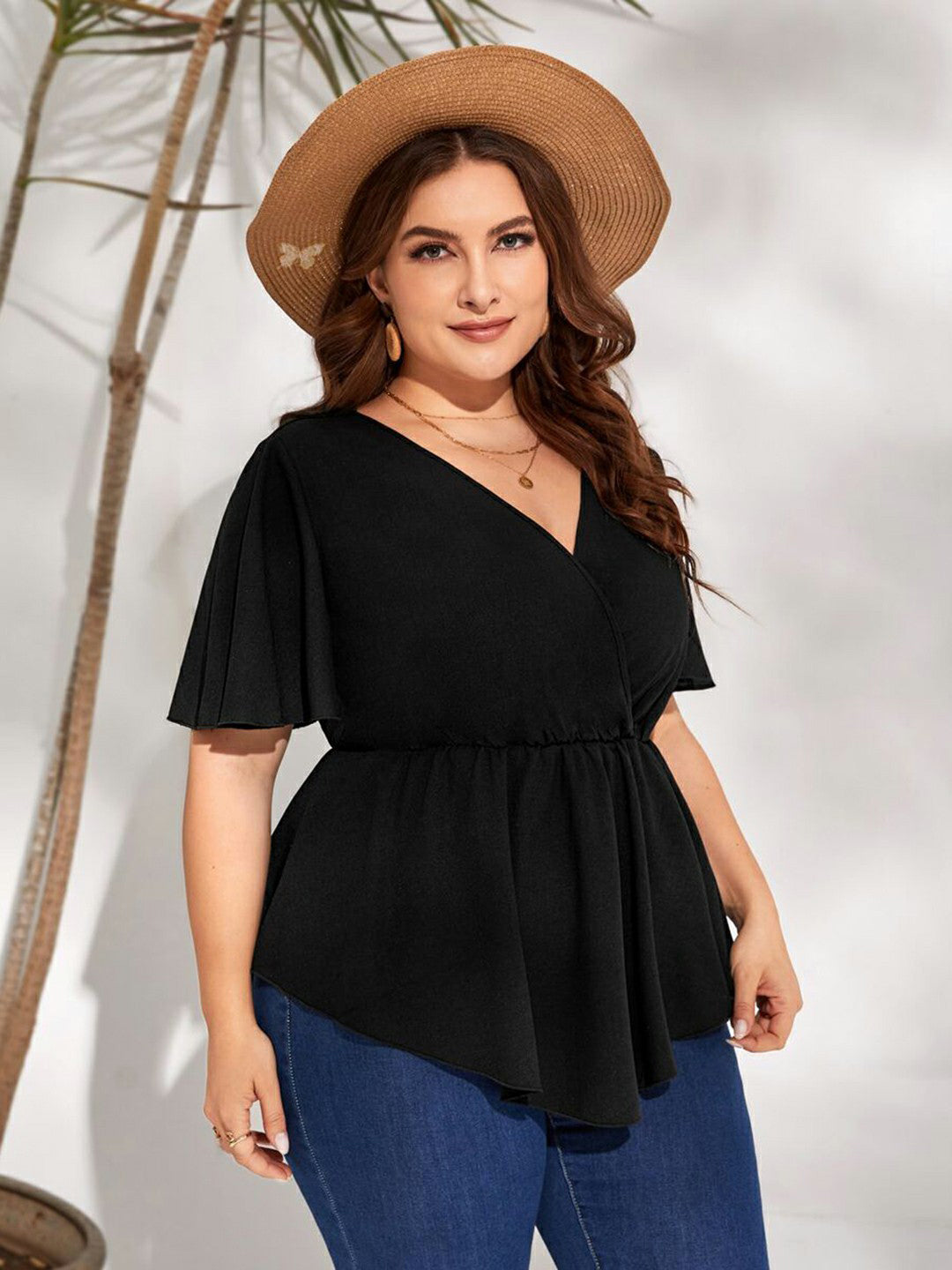 Berrylush Curve Women Black Solid V-Neck Short Sleeve Peplum Top