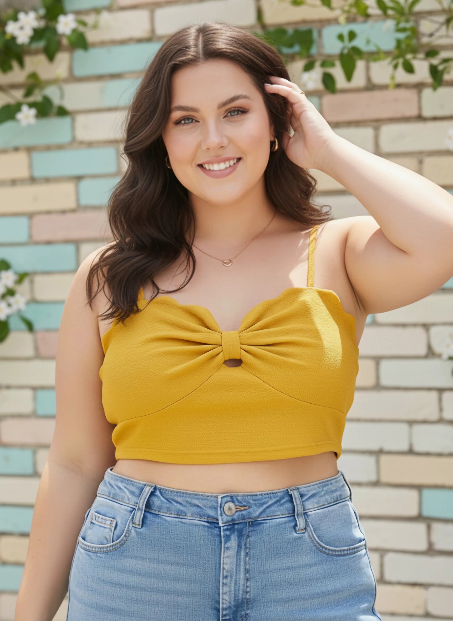 Plus Size Solid Yellow Sweetheart Neck Sleeveless Front Knot Scalloped Crop Top