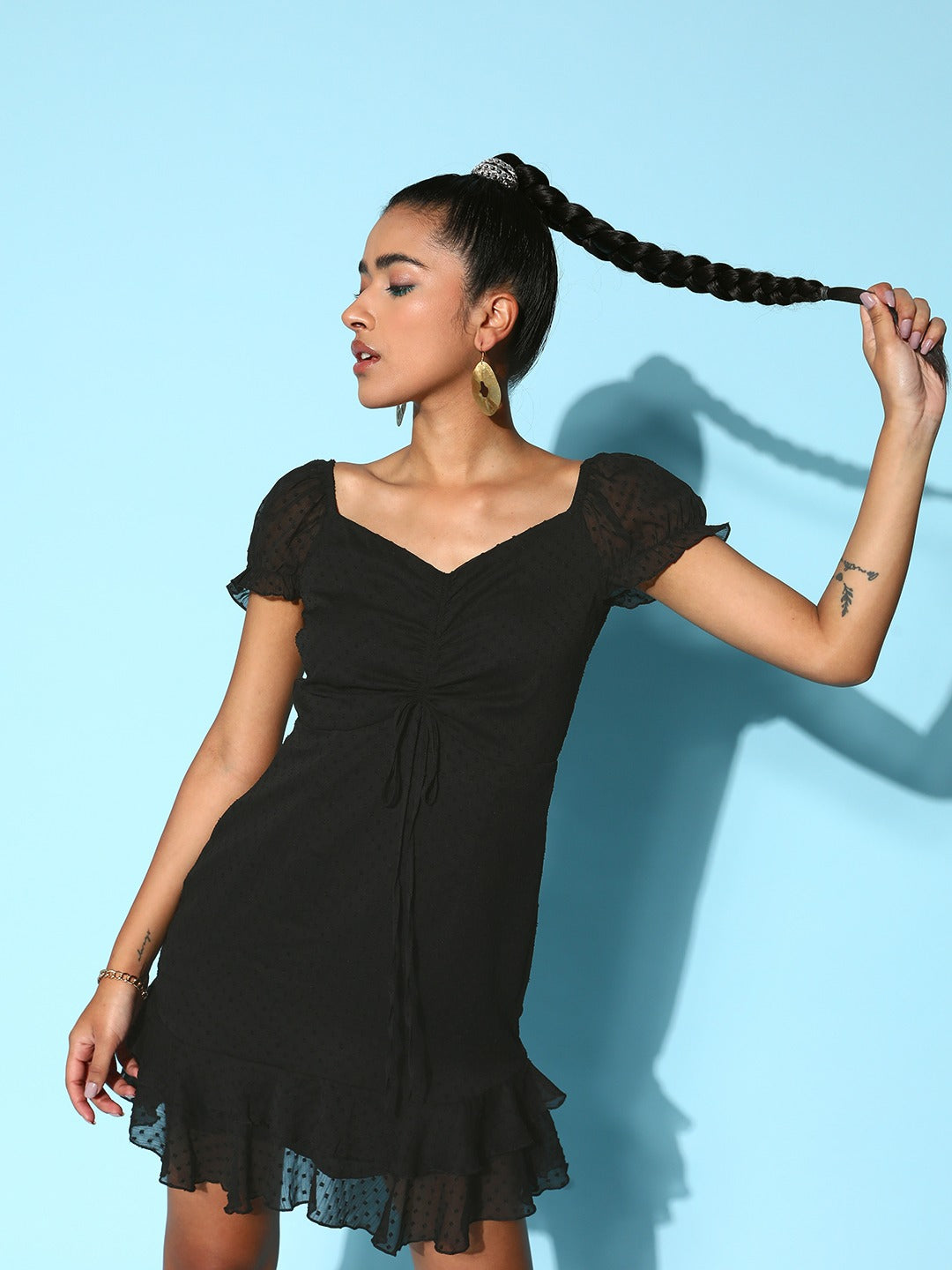 Berrylush Women Solid Black Dobby Weave Sweetheart Neck Georgette Flounce Hem Ruffled A-Line Mini Dress
