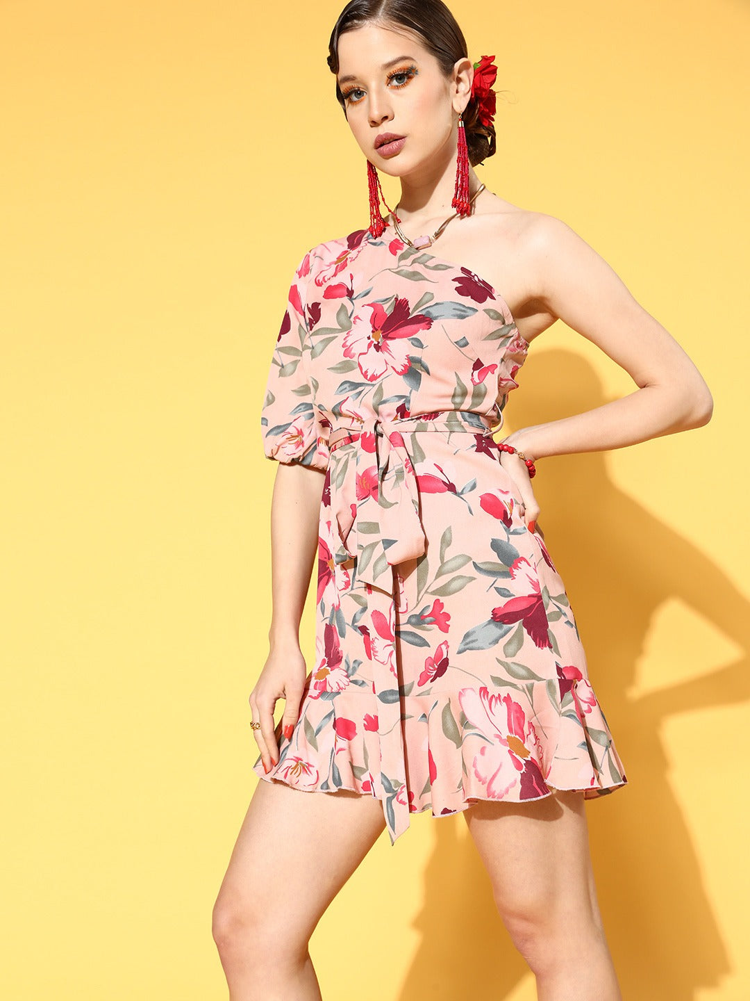 Berrylush Women Dusty Pink & Red Floral Printed One-Shoulder Neck Wais Berrylush Women Dusty Pink & Red Floral Printed One-Shoulder Neck Wais